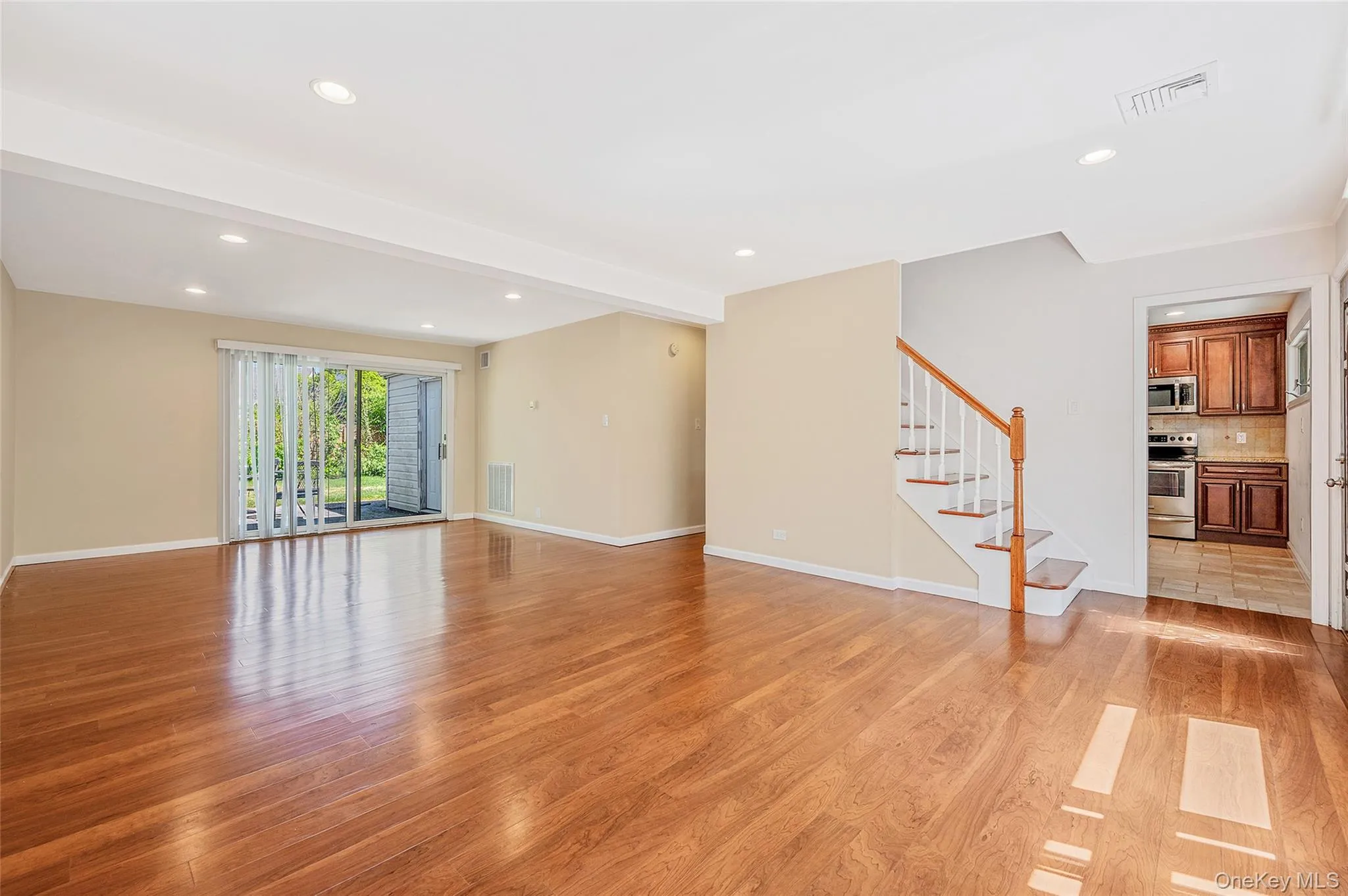 6 Arizona Avenue, Oyster Bay, NY, 3 Bedrooms Bedrooms, 6 Rooms Rooms,1 BathroomBathrooms,Residential,For Rent,Arizona,0,999850 6 Arizona Avenue, Oyster Bay, NY, 3 Bedrooms Bedrooms, 6 Rooms Rooms,1 BathroomBathrooms,Residential,For Rent,Arizona,0,999850