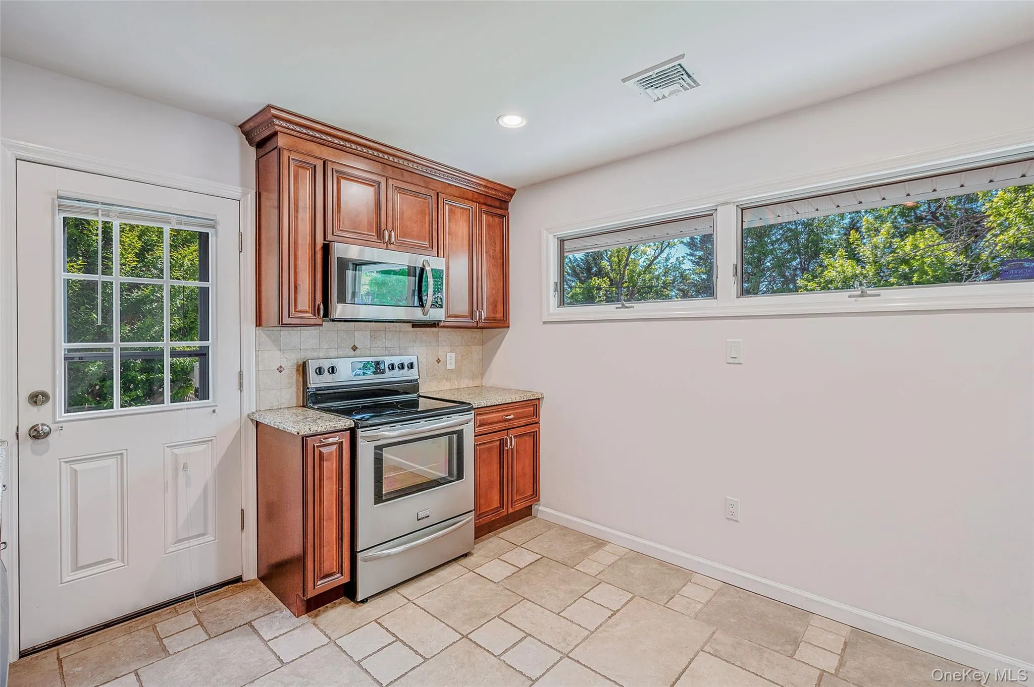 6 Arizona Avenue, Oyster Bay, NY, 3 Bedrooms Bedrooms, 6 Rooms Rooms,1 BathroomBathrooms,Residential,For Rent,Arizona,0,999850 6 Arizona Avenue, Oyster Bay, NY, 3 Bedrooms Bedrooms, 6 Rooms Rooms,1 BathroomBathrooms,Residential,For Rent,Arizona,0,999850