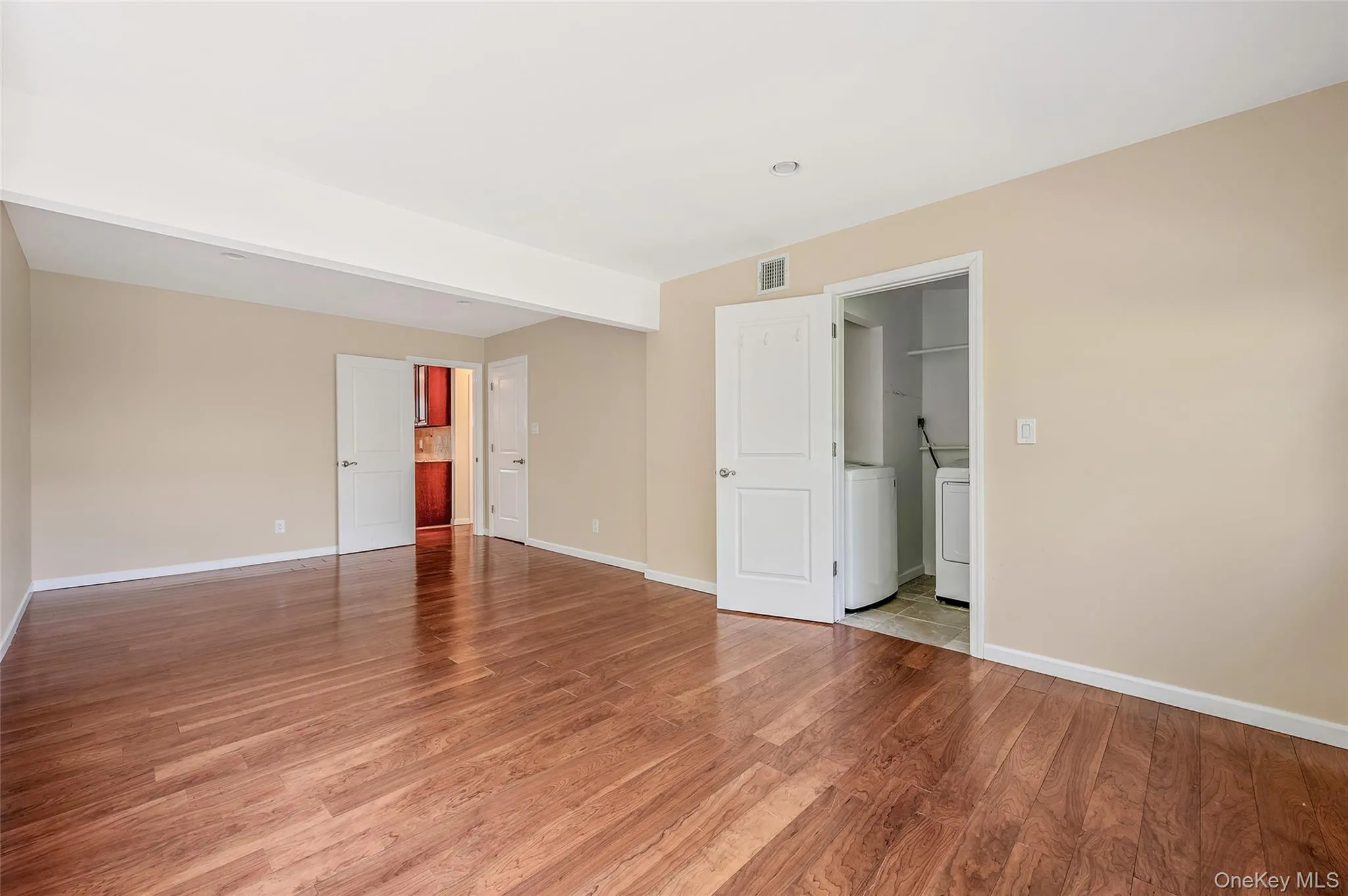 6 Arizona Avenue, Oyster Bay, NY, 3 Bedrooms Bedrooms, 6 Rooms Rooms,1 BathroomBathrooms,Residential,For Rent,Arizona,0,999850 6 Arizona Avenue, Oyster Bay, NY, 3 Bedrooms Bedrooms, 6 Rooms Rooms,1 BathroomBathrooms,Residential,For Rent,Arizona,0,999850