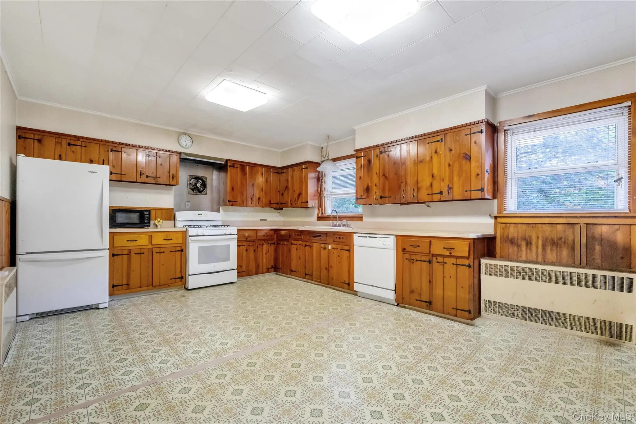 62 Squires Avenue, Southampton, NY, 2 Bedrooms Bedrooms, 6 Rooms Rooms,1 BathroomBathrooms,Residential,For Rent,Squires,0,999857 62 Squires Avenue, Southampton, NY, 2 Bedrooms Bedrooms, 6 Rooms Rooms,1 BathroomBathrooms,Residential,For Rent,Squires,0,999857