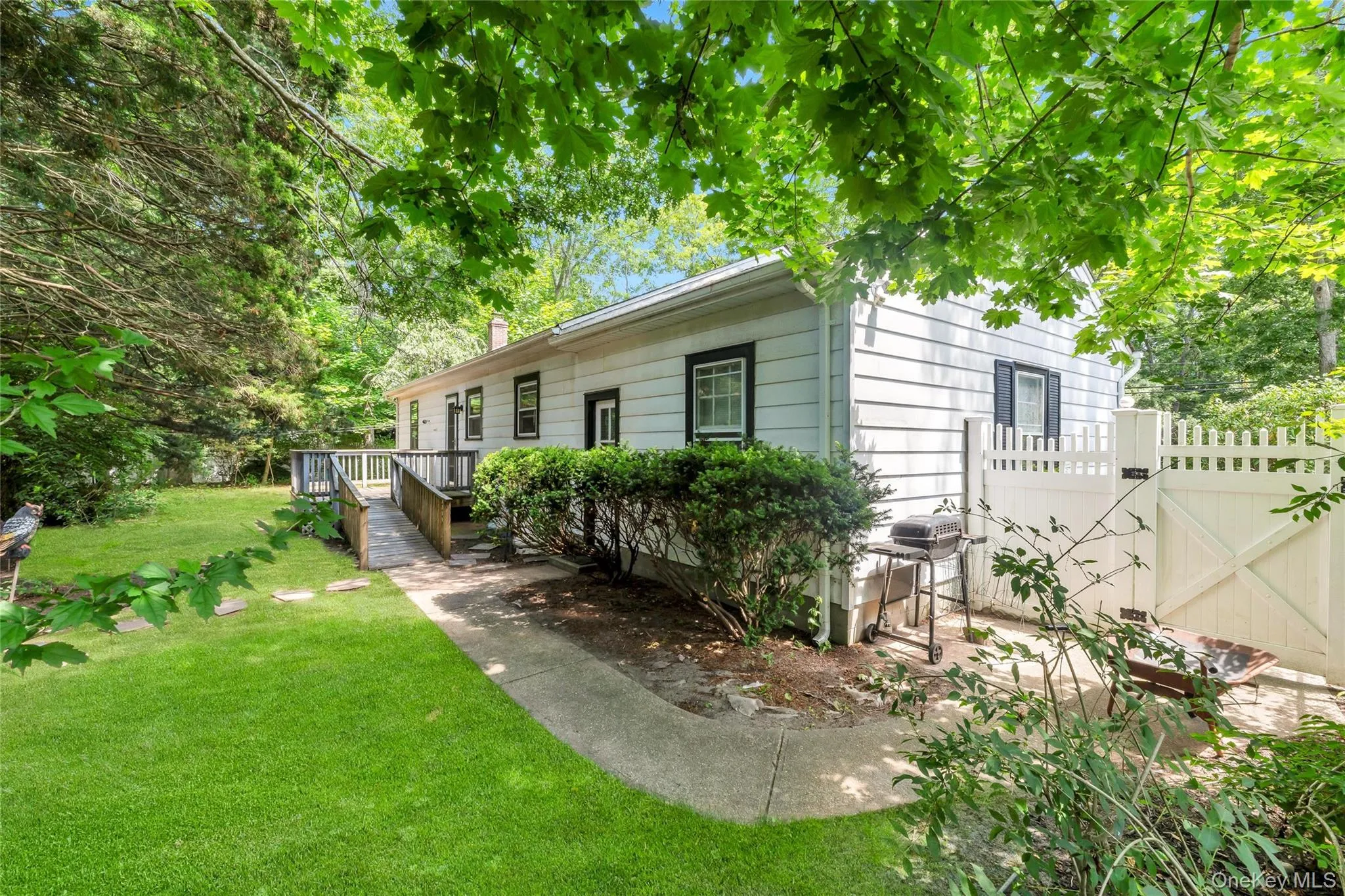62 Squires Avenue, Southampton, NY, 2 Bedrooms Bedrooms, 6 Rooms Rooms,1 BathroomBathrooms,Residential,For Rent,Squires,0,999857 62 Squires Avenue, Southampton, NY, 2 Bedrooms Bedrooms, 6 Rooms Rooms,1 BathroomBathrooms,Residential,For Rent,Squires,0,999857
