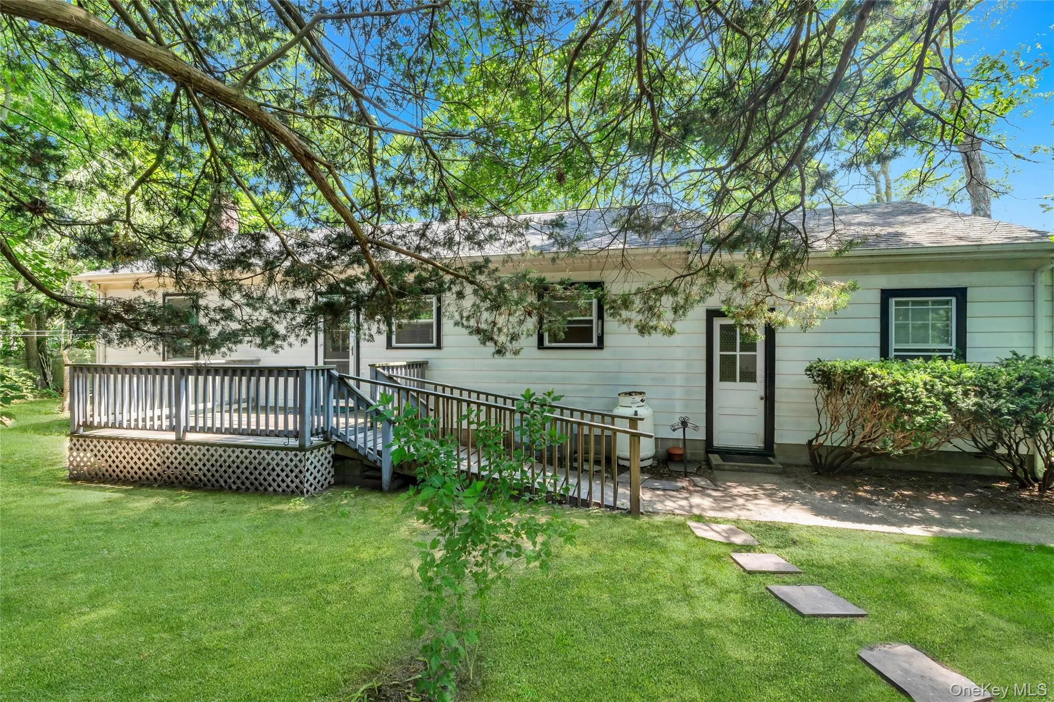 62 Squires Avenue, Southampton, NY, 2 Bedrooms Bedrooms, 6 Rooms Rooms,1 BathroomBathrooms,Residential,For Rent,Squires,0,999857 62 Squires Avenue, Southampton, NY, 2 Bedrooms Bedrooms, 6 Rooms Rooms,1 BathroomBathrooms,Residential,For Rent,Squires,0,999857