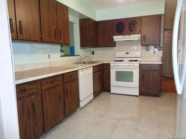 1431 Lombardy Boulevard, Islip, NY, 3 Bedrooms Bedrooms, 6 Rooms Rooms,1 BathroomBathrooms,Residential Sale,For Rent,Lombardy,0,999859 1431 Lombardy Boulevard, Islip, NY, 3 Bedrooms Bedrooms, 6 Rooms Rooms,1 BathroomBathrooms,Residential Sale,For Rent,Lombardy,0,999859