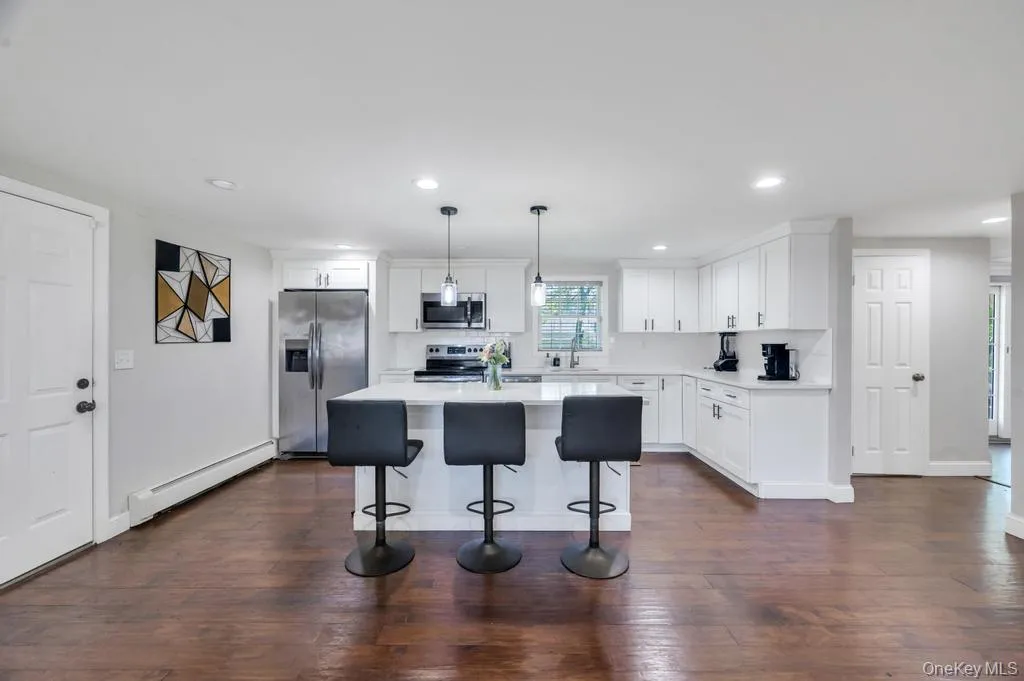 56 Hurtin Street, Brookhaven, NY, 5 Bedrooms Bedrooms, 8 Rooms Rooms,2 BathroomsBathrooms,Residential,For Rent,Hurtin,0,999875 56 Hurtin Street, Brookhaven, NY, 5 Bedrooms Bedrooms, 8 Rooms Rooms,2 BathroomsBathrooms,Residential,For Rent,Hurtin,0,999875
