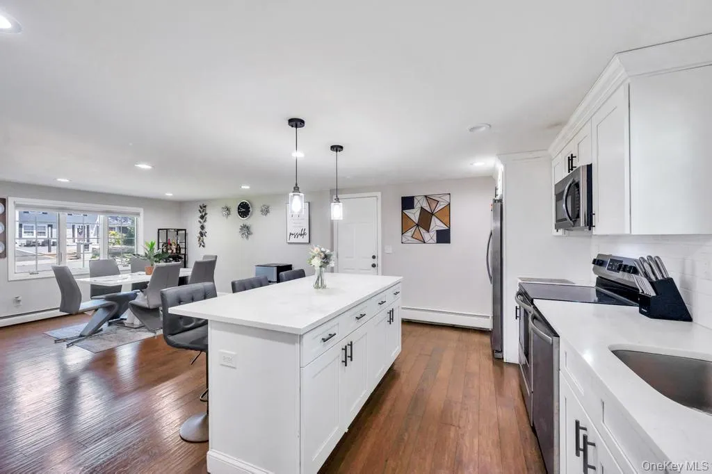 56 Hurtin Street, Brookhaven, NY, 5 Bedrooms Bedrooms, 8 Rooms Rooms,2 BathroomsBathrooms,Residential,For Rent,Hurtin,0,999875 56 Hurtin Street, Brookhaven, NY, 5 Bedrooms Bedrooms, 8 Rooms Rooms,2 BathroomsBathrooms,Residential,For Rent,Hurtin,0,999875