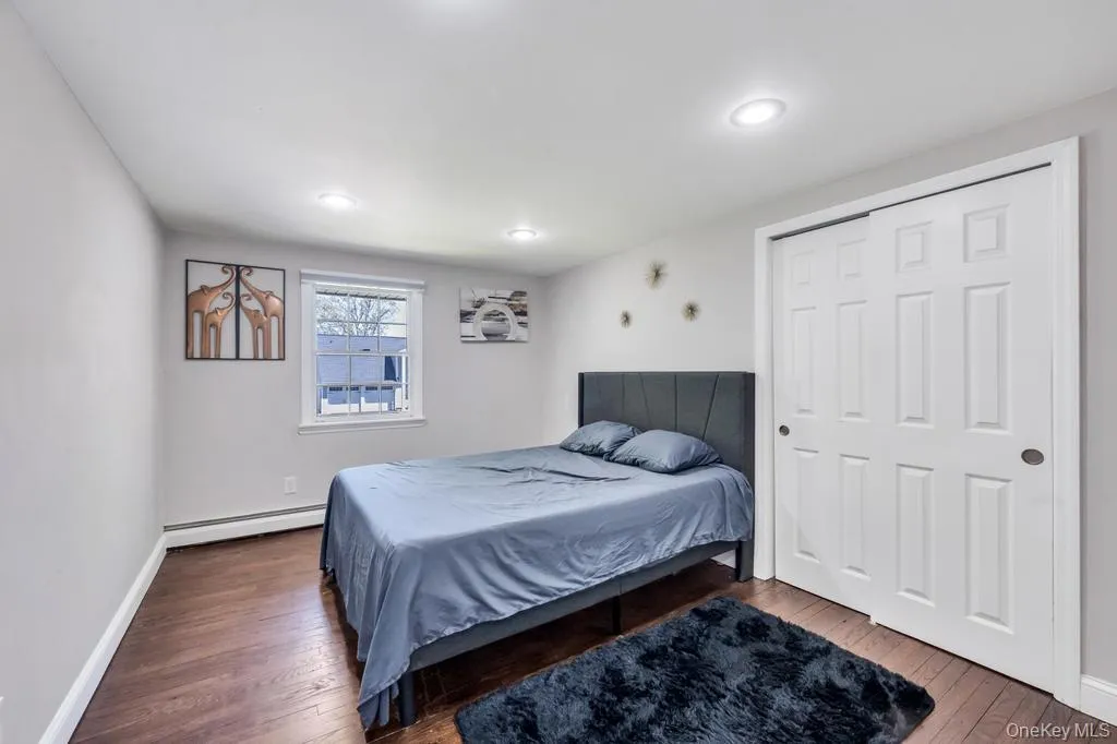 56 Hurtin Street, Brookhaven, NY, 5 Bedrooms Bedrooms, 8 Rooms Rooms,2 BathroomsBathrooms,Residential,For Rent,Hurtin,0,999875 56 Hurtin Street, Brookhaven, NY, 5 Bedrooms Bedrooms, 8 Rooms Rooms,2 BathroomsBathrooms,Residential,For Rent,Hurtin,0,999875