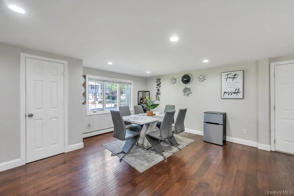 56 Hurtin Street, Brookhaven, NY, 5 Bedrooms Bedrooms, 8 Rooms Rooms,2 BathroomsBathrooms,Residential,For Rent,Hurtin,0,999875 56 Hurtin Street, Brookhaven, NY, 5 Bedrooms Bedrooms, 8 Rooms Rooms,2 BathroomsBathrooms,Residential,For Rent,Hurtin,0,999875