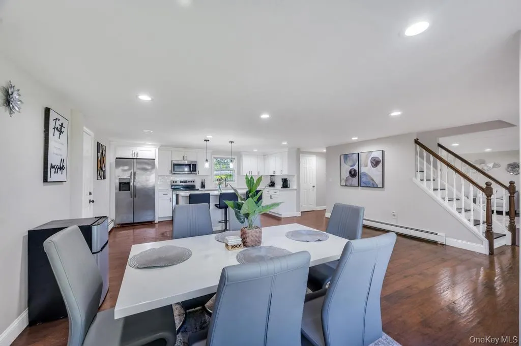 56 Hurtin Street, Brookhaven, NY, 5 Bedrooms Bedrooms, 8 Rooms Rooms,2 BathroomsBathrooms,Residential,For Rent,Hurtin,0,999875 56 Hurtin Street, Brookhaven, NY, 5 Bedrooms Bedrooms, 8 Rooms Rooms,2 BathroomsBathrooms,Residential,For Rent,Hurtin,0,999875