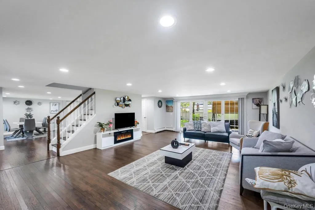 56 Hurtin Street, Brookhaven, NY, 5 Bedrooms Bedrooms, 8 Rooms Rooms,2 BathroomsBathrooms,Residential,For Rent,Hurtin,0,999875 56 Hurtin Street, Brookhaven, NY, 5 Bedrooms Bedrooms, 8 Rooms Rooms,2 BathroomsBathrooms,Residential,For Rent,Hurtin,0,999875