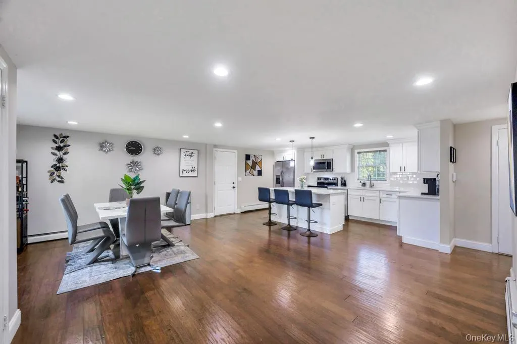 56 Hurtin Street, Brookhaven, NY, 5 Bedrooms Bedrooms, 8 Rooms Rooms,2 BathroomsBathrooms,Residential,For Rent,Hurtin,0,999875 56 Hurtin Street, Brookhaven, NY, 5 Bedrooms Bedrooms, 8 Rooms Rooms,2 BathroomsBathrooms,Residential,For Rent,Hurtin,0,999875