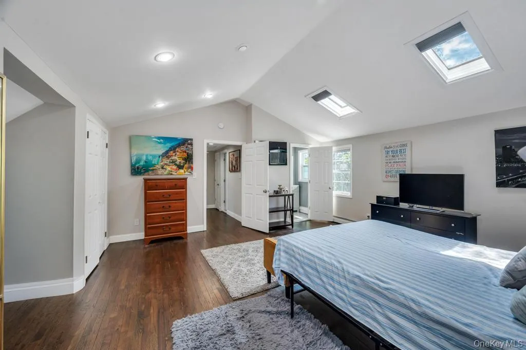 56 Hurtin Street, Brookhaven, NY, 5 Bedrooms Bedrooms, 8 Rooms Rooms,2 BathroomsBathrooms,Residential,For Rent,Hurtin,0,999875 56 Hurtin Street, Brookhaven, NY, 5 Bedrooms Bedrooms, 8 Rooms Rooms,2 BathroomsBathrooms,Residential,For Rent,Hurtin,0,999875