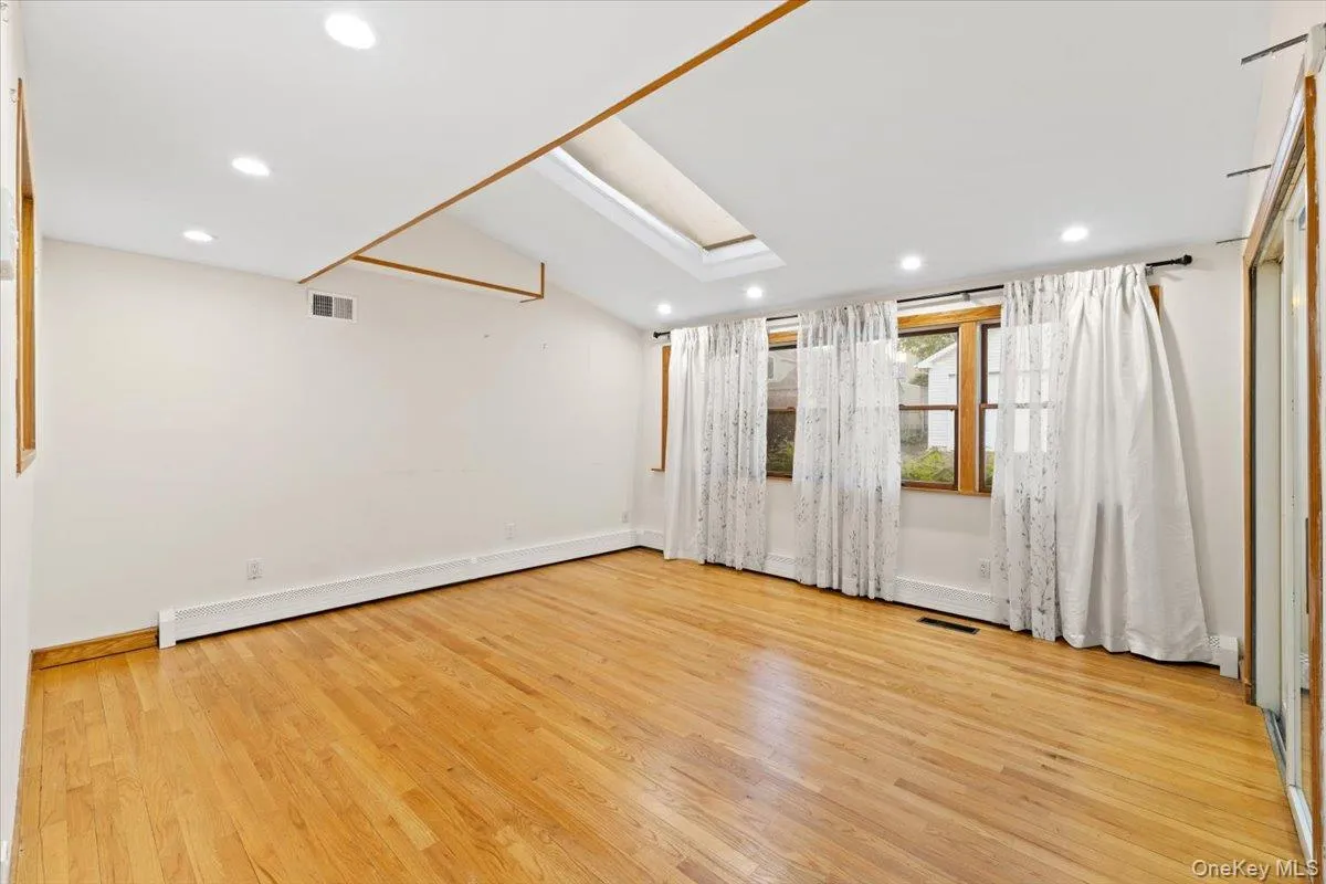 3 Franklin Road, North Hempstead, NY, 5 Bedrooms Bedrooms, 9 Rooms Rooms,2 BathroomsBathrooms,Residential,For Rent,Franklin,0,999877 3 Franklin Road, North Hempstead, NY, 5 Bedrooms Bedrooms, 9 Rooms Rooms,2 BathroomsBathrooms,Residential,For Rent,Franklin,0,999877