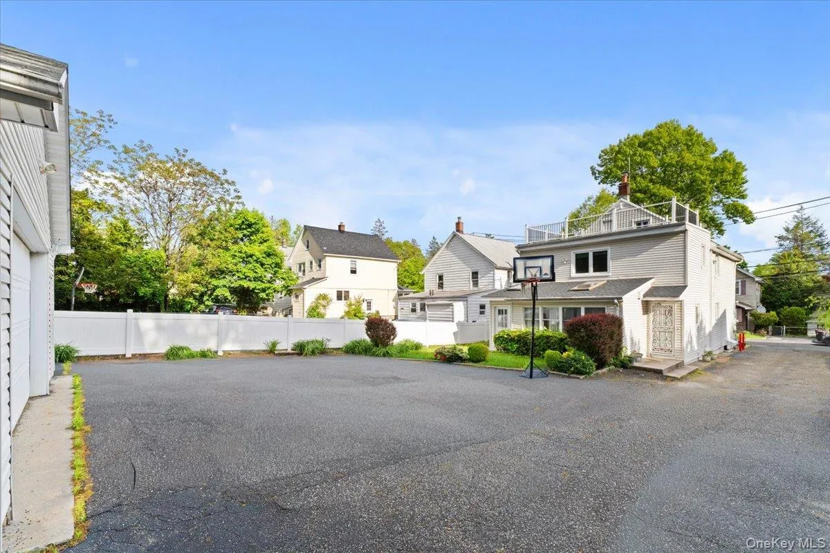 3 Franklin Road, North Hempstead, NY, 5 Bedrooms Bedrooms, 9 Rooms Rooms,2 BathroomsBathrooms,Residential,For Rent,Franklin,0,999877 3 Franklin Road, North Hempstead, NY, 5 Bedrooms Bedrooms, 9 Rooms Rooms,2 BathroomsBathrooms,Residential,For Rent,Franklin,0,999877