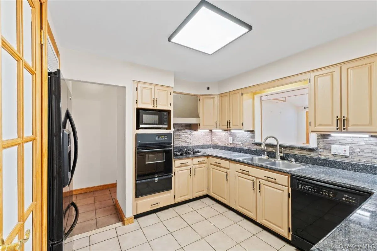 3 Franklin Road, North Hempstead, NY, 5 Bedrooms Bedrooms, 9 Rooms Rooms,2 BathroomsBathrooms,Residential,For Rent,Franklin,0,999877 3 Franklin Road, North Hempstead, NY, 5 Bedrooms Bedrooms, 9 Rooms Rooms,2 BathroomsBathrooms,Residential,For Rent,Franklin,0,999877