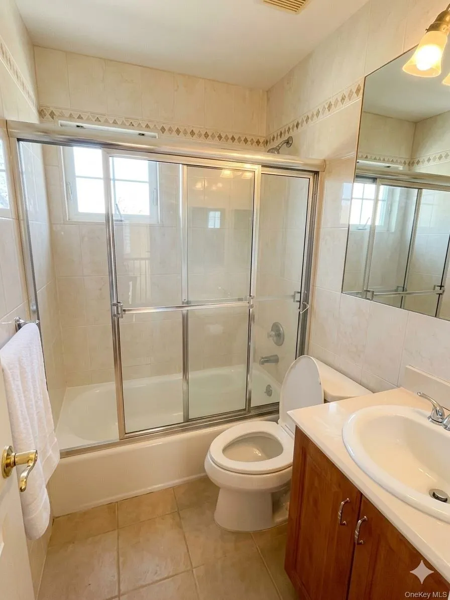 Family bathroom Family bathroom