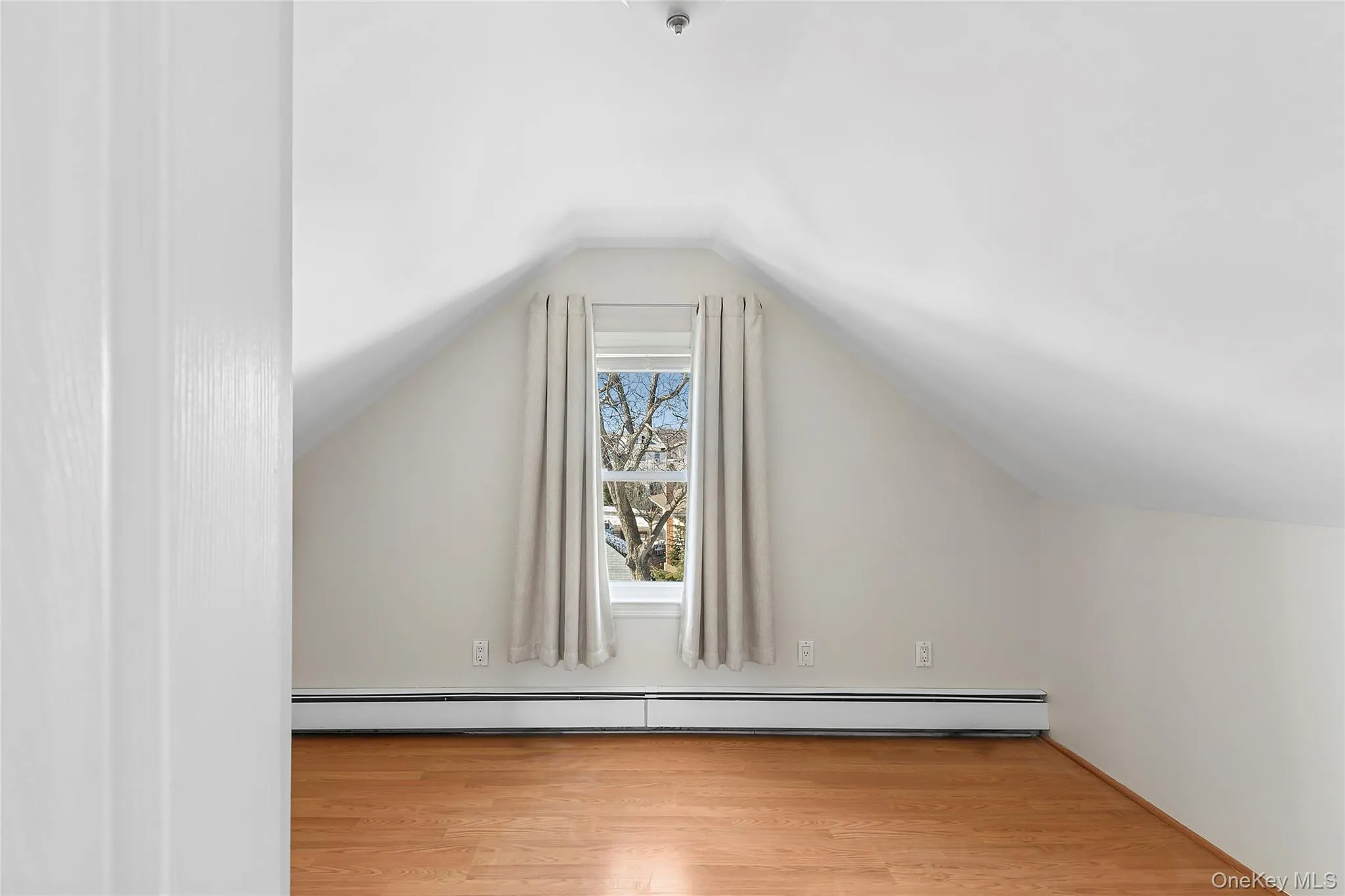 11 Miller Street, Glen Cove, NY, 1 Bedroom Bedrooms, 6 Rooms Rooms,1 BathroomBathrooms,Residential Lease,For Rent,Miller,0,999887 11 Miller Street, Glen Cove, NY, 1 Bedroom Bedrooms, 6 Rooms Rooms,1 BathroomBathrooms,Residential Lease,For Rent,Miller,0,999887