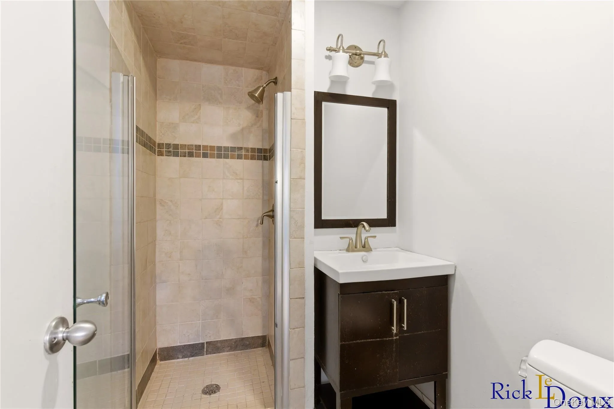 223 Old Post Road, Brookhaven, NY, 3 Bedrooms Bedrooms, 8 Rooms Rooms,2 BathroomsBathrooms,Residential,For Rent,Old Post,0,999888 223 Old Post Road, Brookhaven, NY, 3 Bedrooms Bedrooms, 8 Rooms Rooms,2 BathroomsBathrooms,Residential,For Rent,Old Post,0,999888