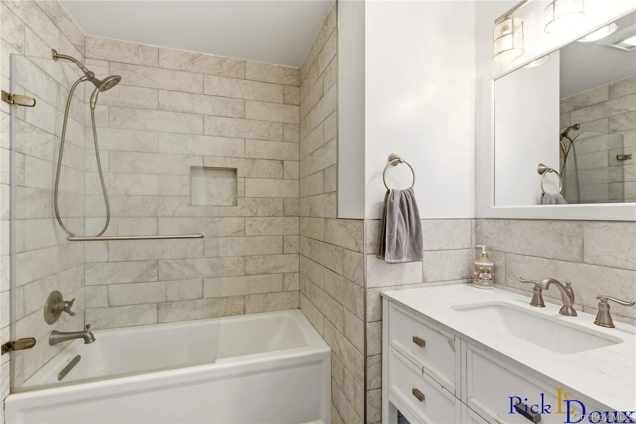 223 Old Post Road, Brookhaven, NY, 3 Bedrooms Bedrooms, 8 Rooms Rooms,2 BathroomsBathrooms,Residential,For Rent,Old Post,0,999888 223 Old Post Road, Brookhaven, NY, 3 Bedrooms Bedrooms, 8 Rooms Rooms,2 BathroomsBathrooms,Residential,For Rent,Old Post,0,999888