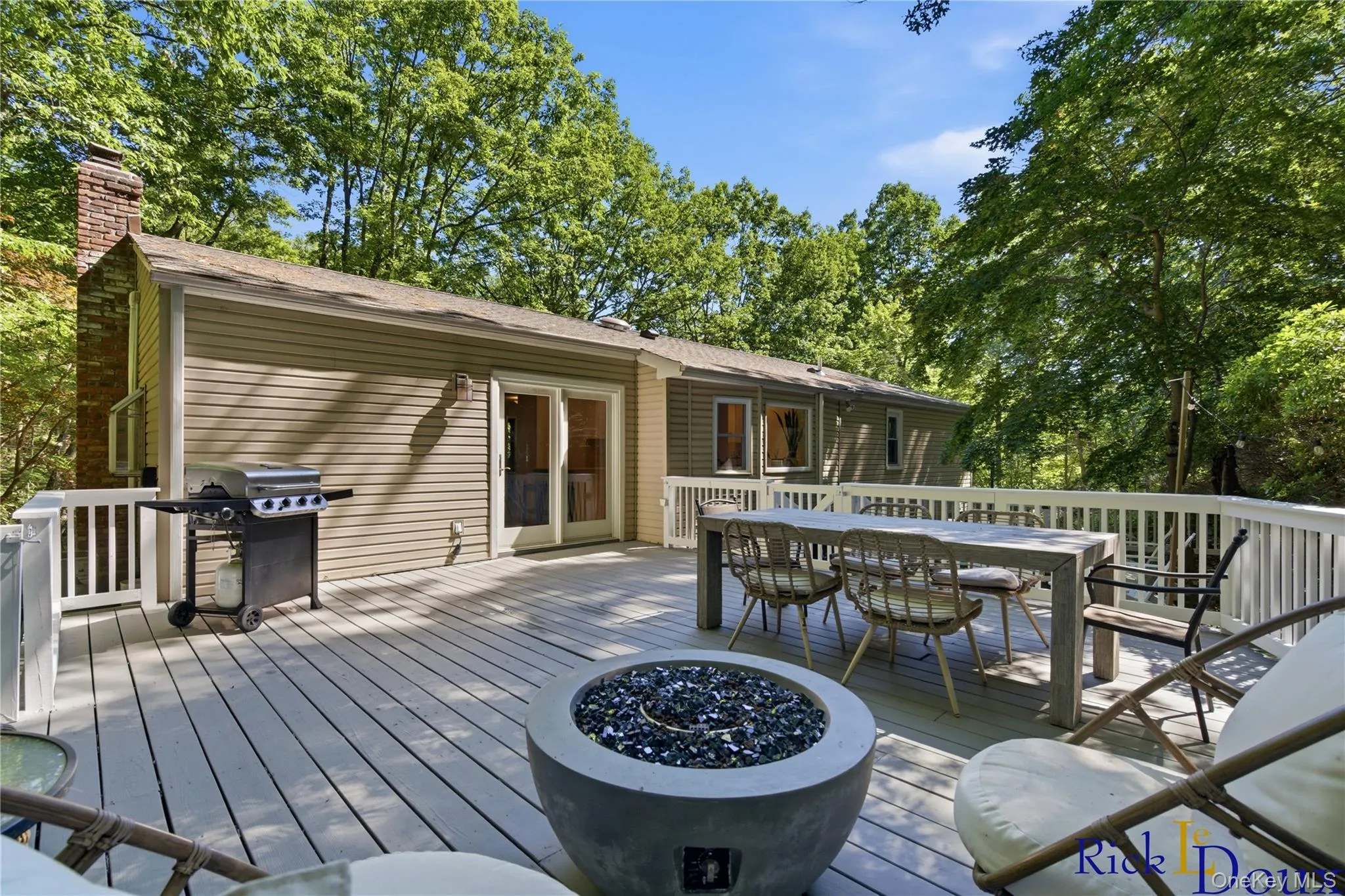 223 Old Post Road, Brookhaven, NY, 3 Bedrooms Bedrooms, 8 Rooms Rooms,2 BathroomsBathrooms,Residential,For Rent,Old Post,0,999888 223 Old Post Road, Brookhaven, NY, 3 Bedrooms Bedrooms, 8 Rooms Rooms,2 BathroomsBathrooms,Residential,For Rent,Old Post,0,999888
