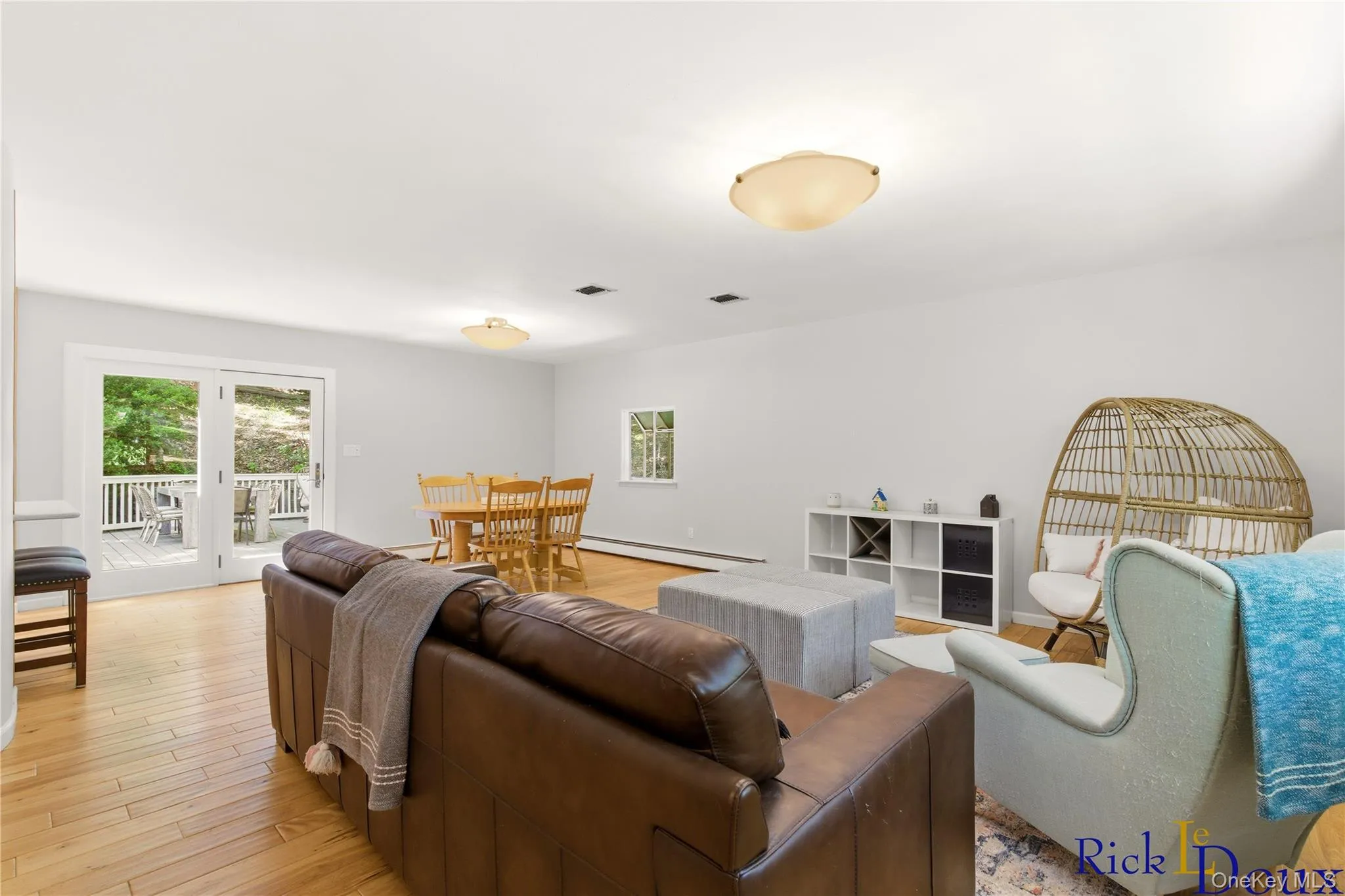 223 Old Post Road, Brookhaven, NY, 3 Bedrooms Bedrooms, 8 Rooms Rooms,2 BathroomsBathrooms,Residential,For Rent,Old Post,0,999888 223 Old Post Road, Brookhaven, NY, 3 Bedrooms Bedrooms, 8 Rooms Rooms,2 BathroomsBathrooms,Residential,For Rent,Old Post,0,999888