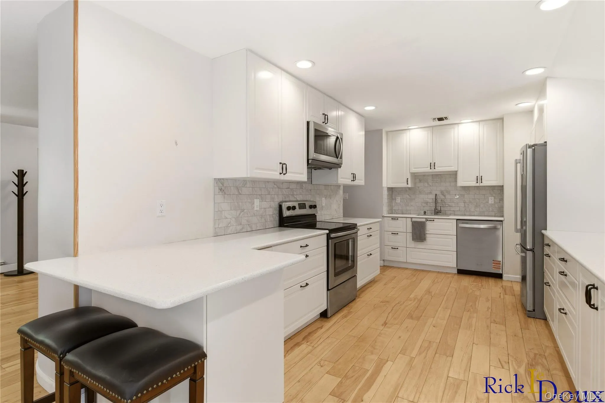 223 Old Post Road, Brookhaven, NY, 3 Bedrooms Bedrooms, 8 Rooms Rooms,2 BathroomsBathrooms,Residential,For Rent,Old Post,0,999888 223 Old Post Road, Brookhaven, NY, 3 Bedrooms Bedrooms, 8 Rooms Rooms,2 BathroomsBathrooms,Residential,For Rent,Old Post,0,999888