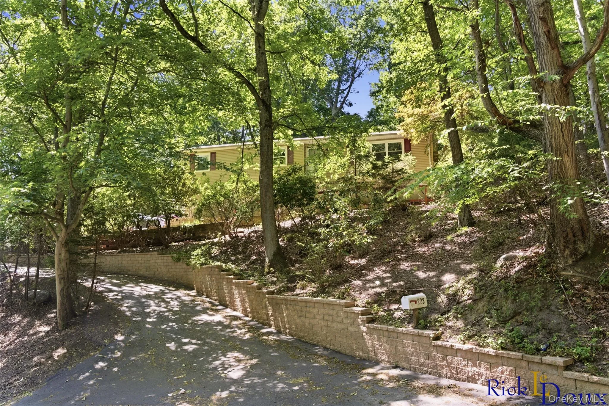 223 Old Post Road, Brookhaven, NY, 3 Bedrooms Bedrooms, 8 Rooms Rooms,2 BathroomsBathrooms,Residential,For Rent,Old Post,0,999888 223 Old Post Road, Brookhaven, NY, 3 Bedrooms Bedrooms, 8 Rooms Rooms,2 BathroomsBathrooms,Residential,For Rent,Old Post,0,999888
