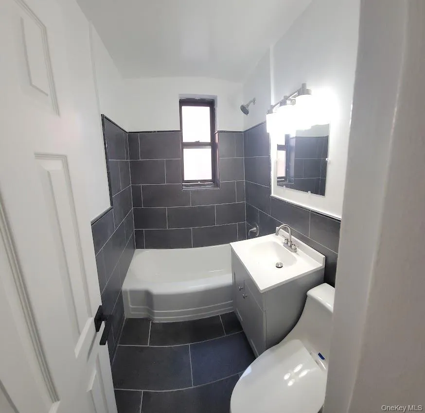 141-60 84th Road, New York, NY, 1 Bedroom Bedrooms, 3 Rooms Rooms,1 BathroomBathrooms,Residential Lease,For Rent,84th,0,999892 141-60 84th Road, New York, NY, 1 Bedroom Bedrooms, 3 Rooms Rooms,1 BathroomBathrooms,Residential Lease,For Rent,84th,0,999892