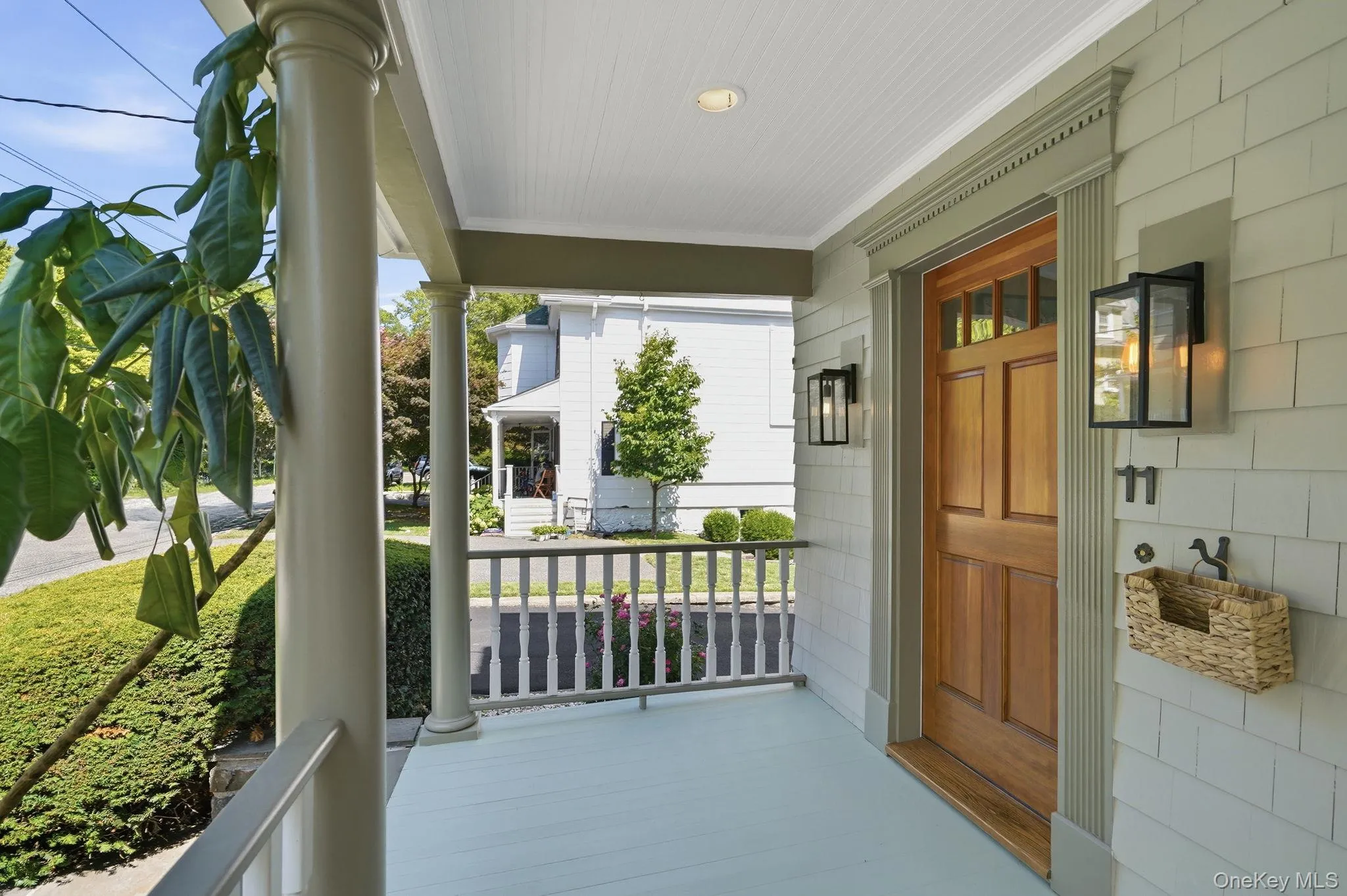 Covered porch Covered porch
