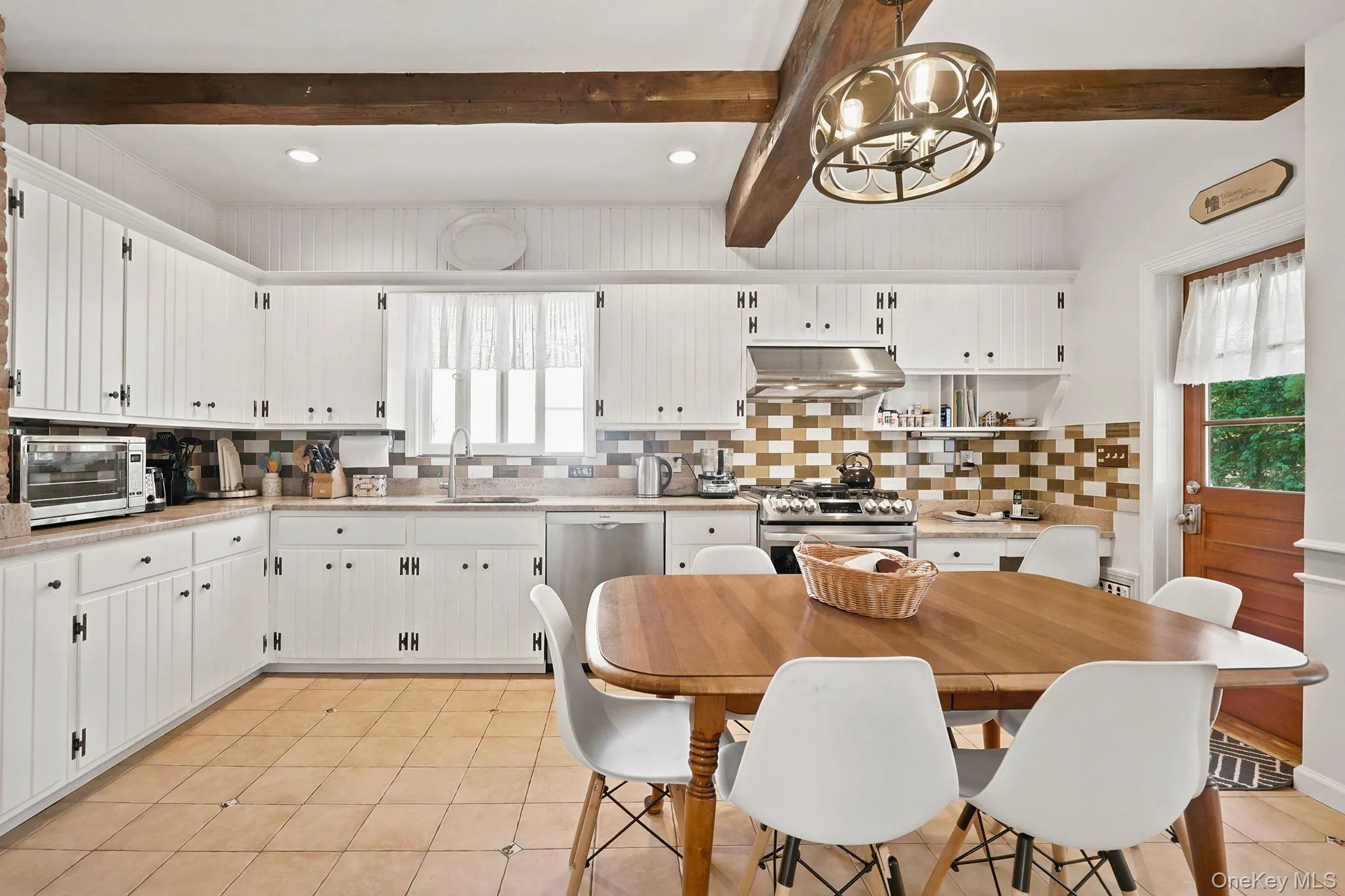 11 Winthrop Avenue, Mamaroneck, NY, 3 Bedrooms Bedrooms, 8 Rooms Rooms,2 BathroomsBathrooms,Residential,For Rent,Winthrop,0,999896 11 Winthrop Avenue, Mamaroneck, NY, 3 Bedrooms Bedrooms, 8 Rooms Rooms,2 BathroomsBathrooms,Residential,For Rent,Winthrop,0,999896