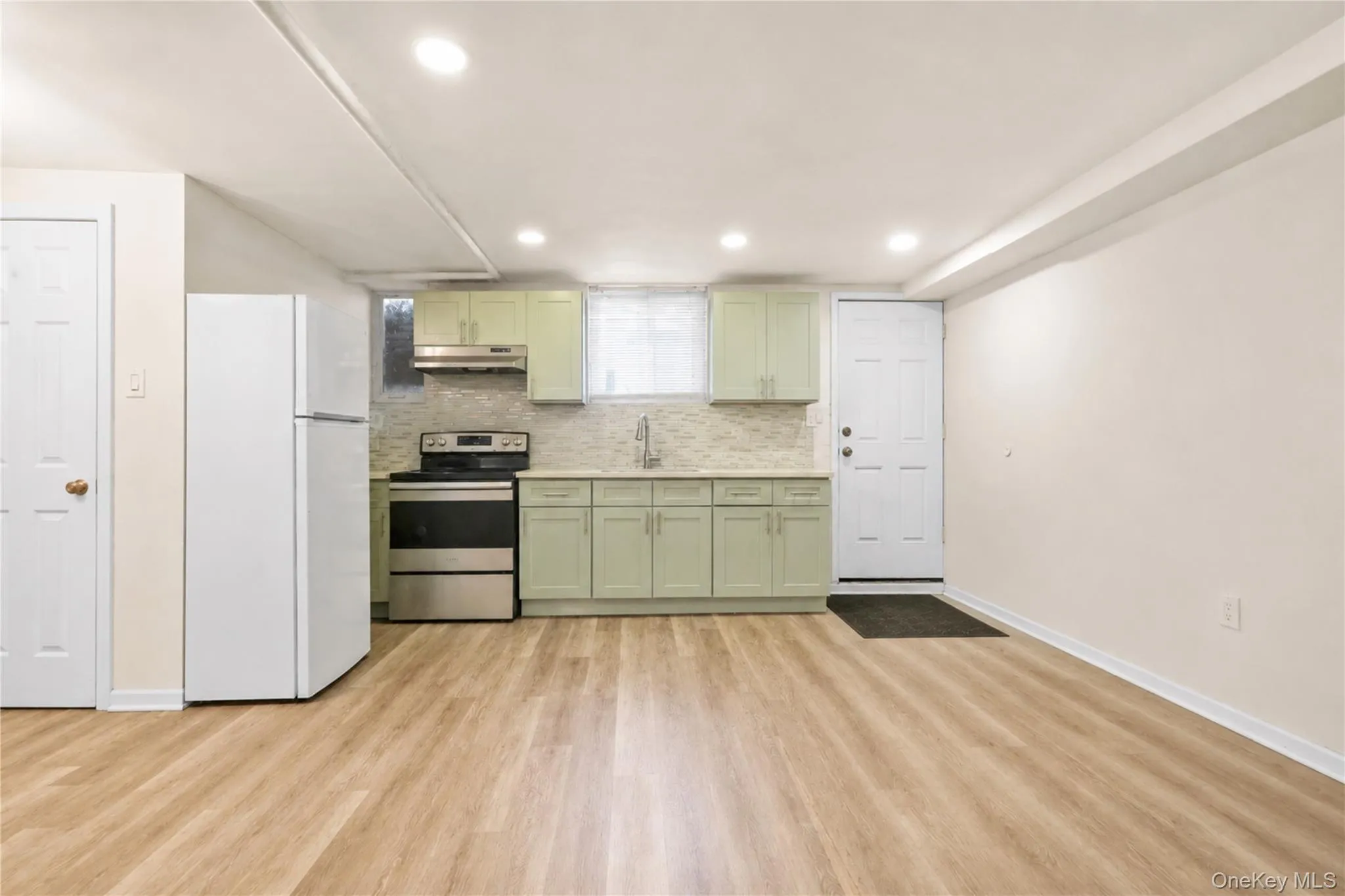 25-22 45th Street, New York, NY, 2 Bedrooms Bedrooms, 4 Rooms Rooms,2 BathroomsBathrooms,Residential,For Rent,45th,0,999899 25-22 45th Street, New York, NY, 2 Bedrooms Bedrooms, 4 Rooms Rooms,2 BathroomsBathrooms,Residential,For Rent,45th,0,999899
