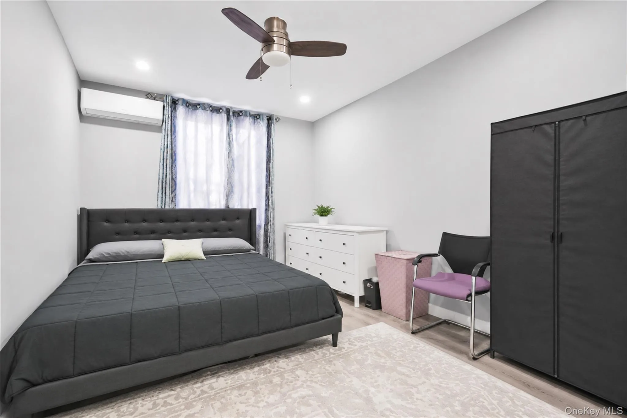 25-22 45th Street, New York, NY, 2 Bedrooms Bedrooms, 4 Rooms Rooms,2 BathroomsBathrooms,Residential,For Rent,45th,0,999899 25-22 45th Street, New York, NY, 2 Bedrooms Bedrooms, 4 Rooms Rooms,2 BathroomsBathrooms,Residential,For Rent,45th,0,999899