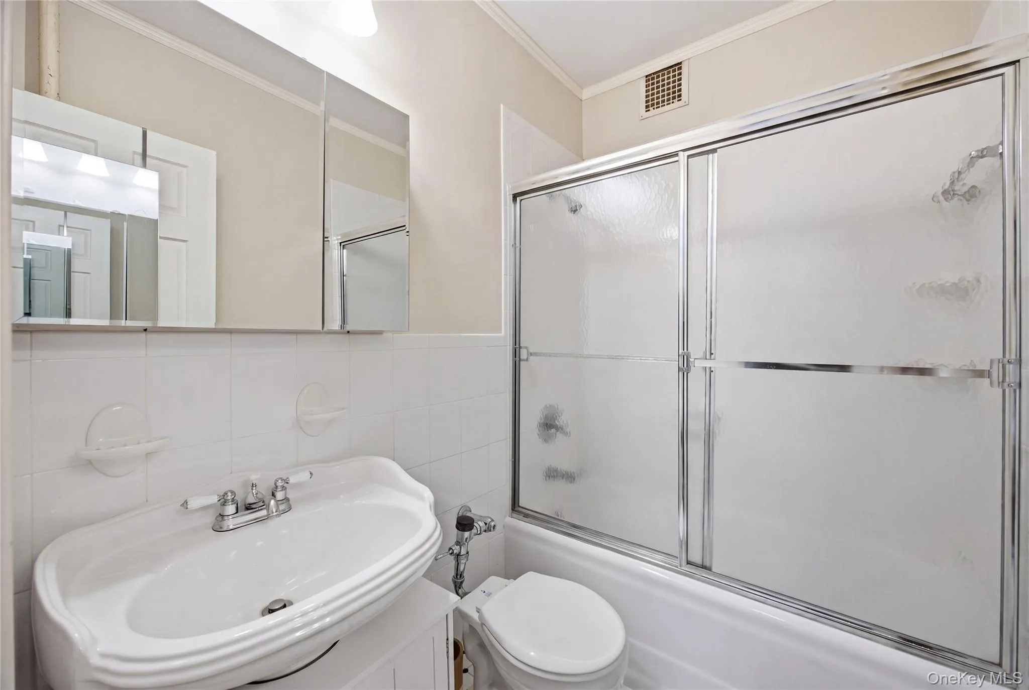 20 Continental Avenue, New York, NY, 1 Bedroom Bedrooms, 2 Rooms Rooms,1 BathroomBathrooms,Residential Sale,For Rent,Continental,0,999904 20 Continental Avenue, New York, NY, 1 Bedroom Bedrooms, 2 Rooms Rooms,1 BathroomBathrooms,Residential Sale,For Rent,Continental,0,999904