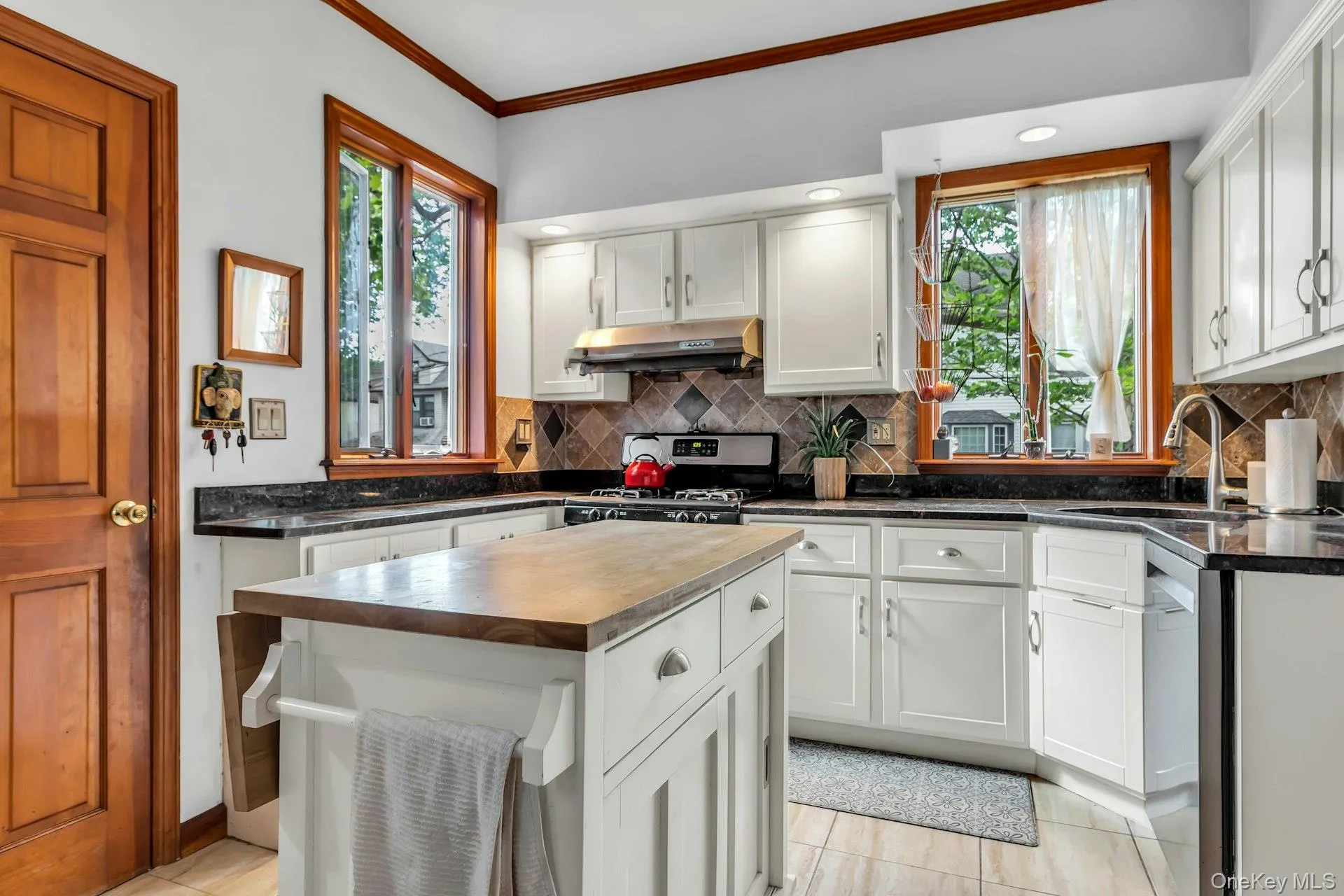 8919 69th Avenue, New York, NY, 3 Bedrooms Bedrooms, 12 Rooms Rooms,3 BathroomsBathrooms,Residential,For Rent,69th,0,999909 8919 69th Avenue, New York, NY, 3 Bedrooms Bedrooms, 12 Rooms Rooms,3 BathroomsBathrooms,Residential,For Rent,69th,0,999909