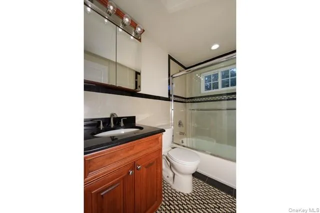 4 Richland Boulevard, Islip, NY, 2 Rooms Rooms,1 BathroomBathrooms,Residential Lease,For Rent,Richland,0,999920 4 Richland Boulevard, Islip, NY, 2 Rooms Rooms,1 BathroomBathrooms,Residential Lease,For Rent,Richland,0,999920