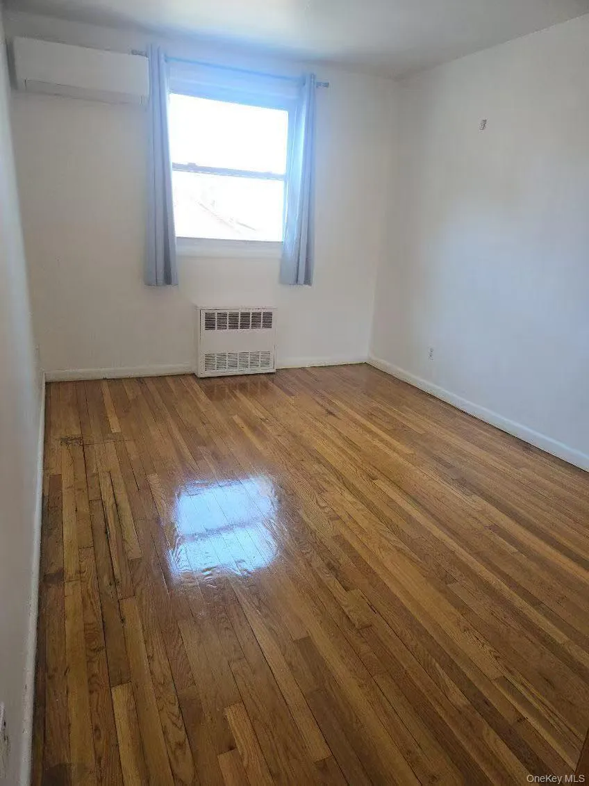 147-31 Barclay Avenue, New York, NY, 2 Bedrooms Bedrooms, 4 Rooms Rooms,1 BathroomBathrooms,Residential Lease,For Rent,Barclay,0,999924 147-31 Barclay Avenue, New York, NY, 2 Bedrooms Bedrooms, 4 Rooms Rooms,1 BathroomBathrooms,Residential Lease,For Rent,Barclay,0,999924