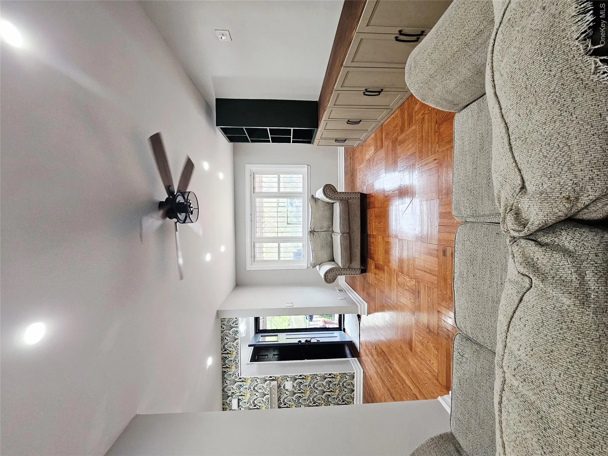 2082 Pitman Avenue, New York, NY, 3 Bedrooms Bedrooms, 7 Rooms Rooms,1 BathroomBathrooms,Residential Lease,For Rent,Pitman,0,999925 2082 Pitman Avenue, New York, NY, 3 Bedrooms Bedrooms, 7 Rooms Rooms,1 BathroomBathrooms,Residential Lease,For Rent,Pitman,0,999925