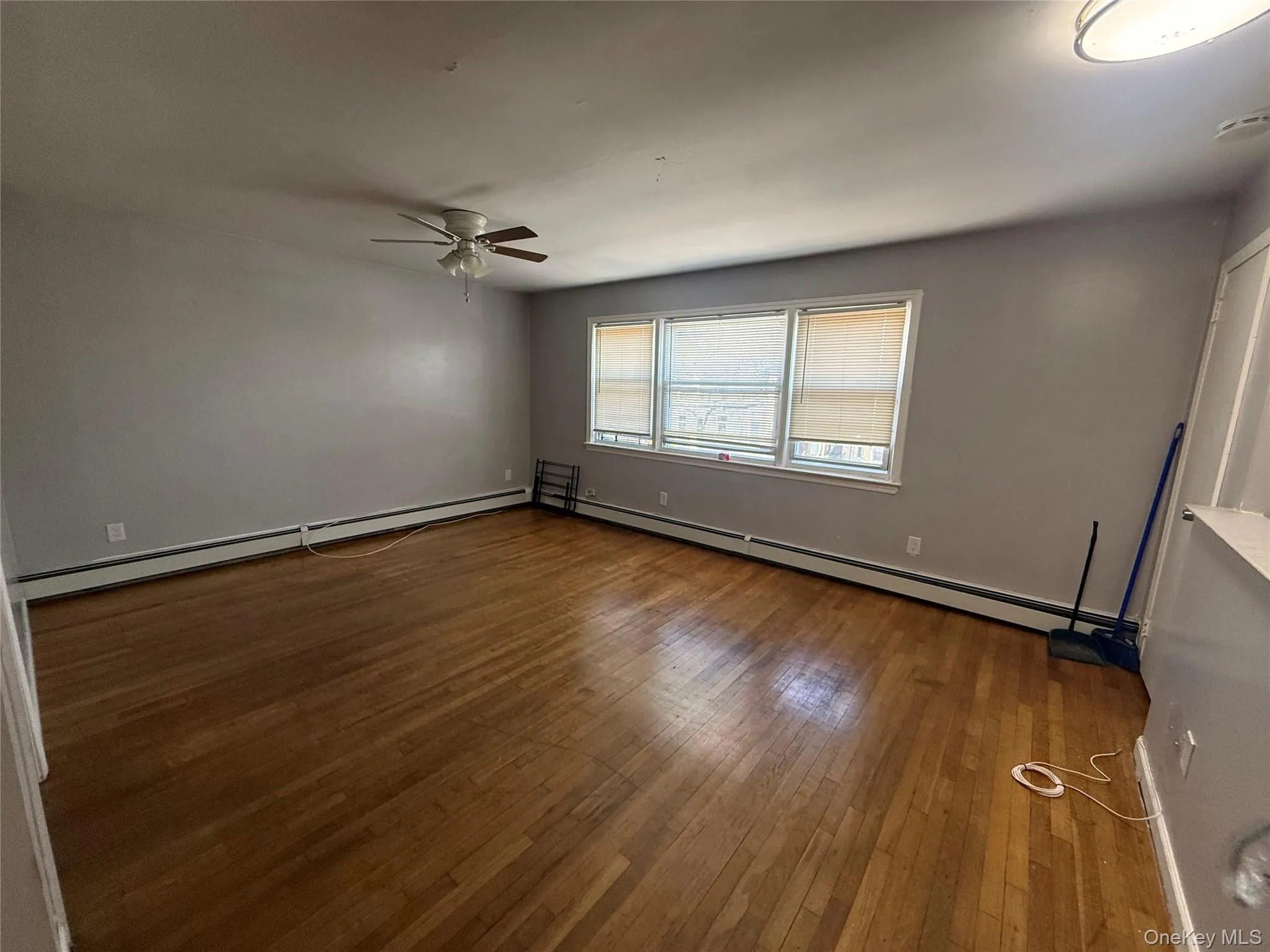 9309 103rd Avenue, New York, NY, 3 Bedrooms Bedrooms, 5 Rooms Rooms,1 BathroomBathrooms,Residential Lease,For Rent,103rd,0,999929 9309 103rd Avenue, New York, NY, 3 Bedrooms Bedrooms, 5 Rooms Rooms,1 BathroomBathrooms,Residential Lease,For Rent,103rd,0,999929