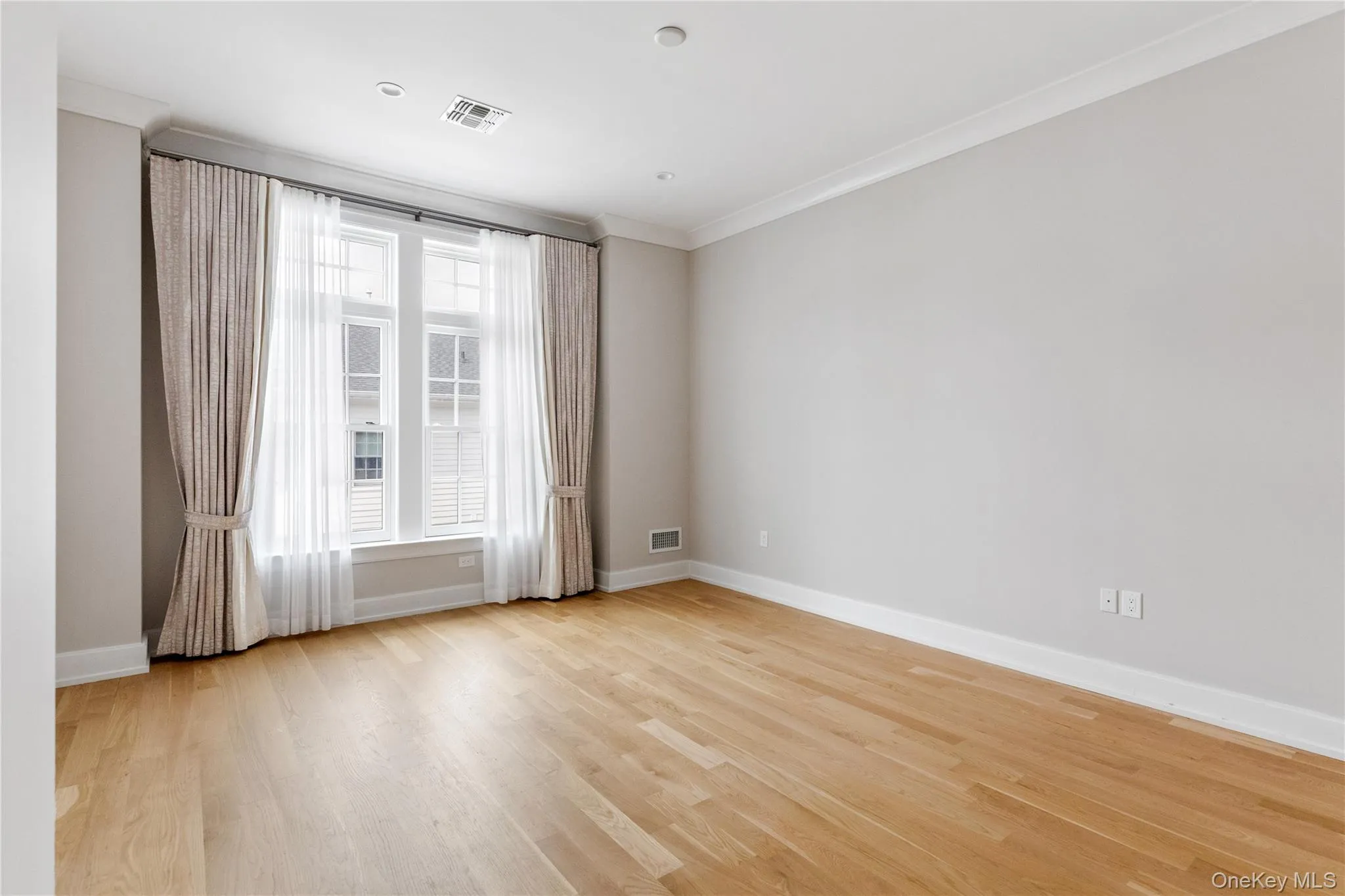 902 Mill Creek, North Hempstead, NY, 3 Bedrooms Bedrooms, 7 Rooms Rooms,3 BathroomsBathrooms,Residential Lease,For Rent,Mill,0,999932 902 Mill Creek, North Hempstead, NY, 3 Bedrooms Bedrooms, 7 Rooms Rooms,3 BathroomsBathrooms,Residential Lease,For Rent,Mill,0,999932