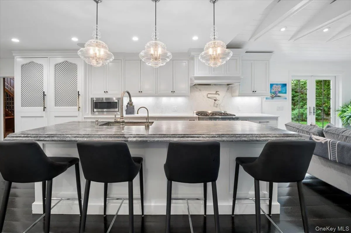 263 Corona Avenue, Pelham, NY, 6 Bedrooms Bedrooms, 12 Rooms Rooms,5 BathroomsBathrooms,Residential,For Rent,Corona,0,999933 263 Corona Avenue, Pelham, NY, 6 Bedrooms Bedrooms, 12 Rooms Rooms,5 BathroomsBathrooms,Residential,For Rent,Corona,0,999933