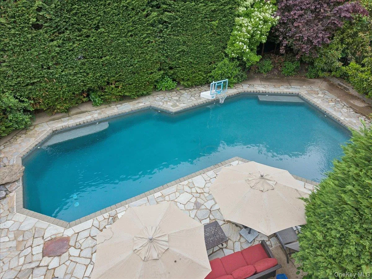 263 Corona Avenue, Pelham, NY, 6 Bedrooms Bedrooms, 12 Rooms Rooms,5 BathroomsBathrooms,Residential,For Rent,Corona,0,999933 263 Corona Avenue, Pelham, NY, 6 Bedrooms Bedrooms, 12 Rooms Rooms,5 BathroomsBathrooms,Residential,For Rent,Corona,0,999933