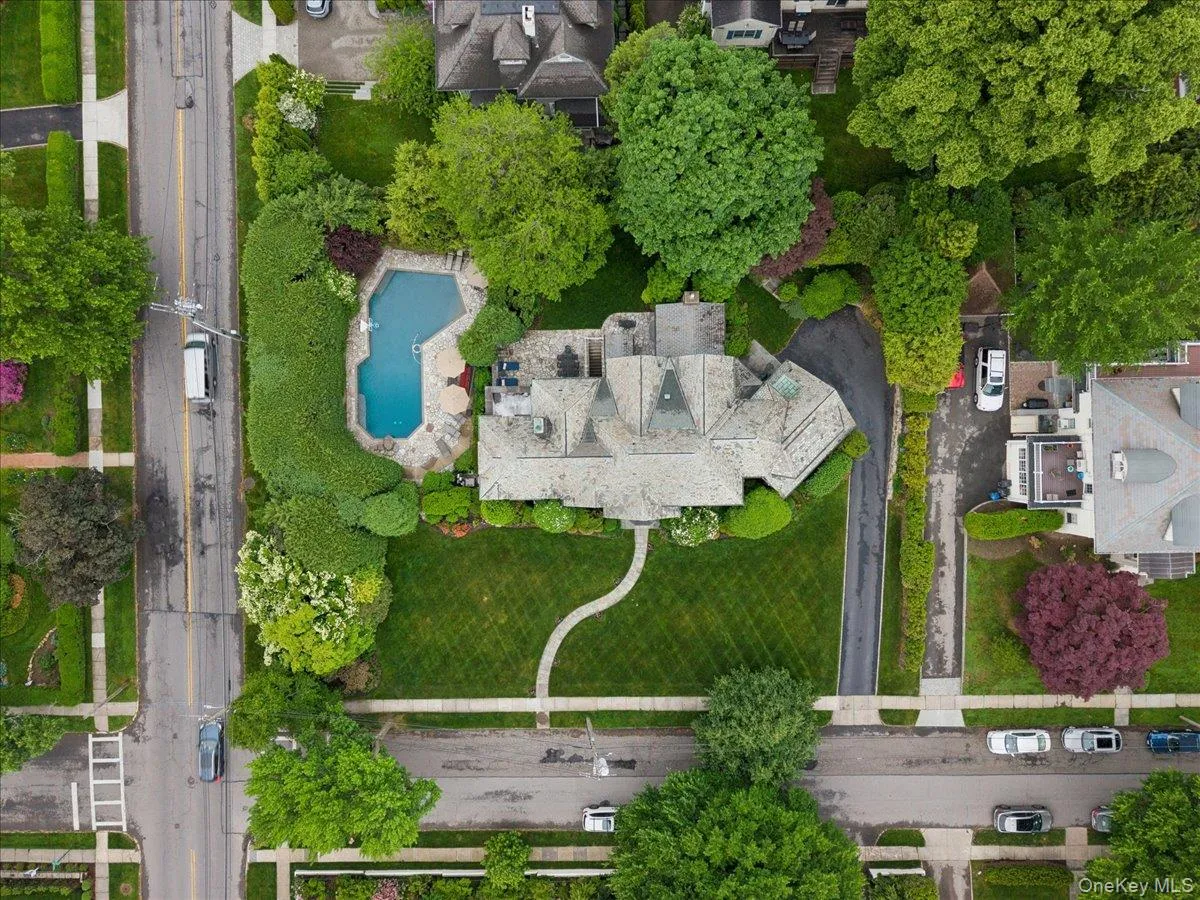 263 Corona Avenue, Pelham, NY, 6 Bedrooms Bedrooms, 12 Rooms Rooms,5 BathroomsBathrooms,Residential,For Rent,Corona,0,999933 263 Corona Avenue, Pelham, NY, 6 Bedrooms Bedrooms, 12 Rooms Rooms,5 BathroomsBathrooms,Residential,For Rent,Corona,0,999933