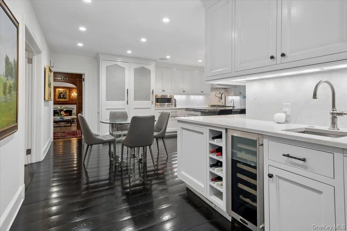 263 Corona Avenue, Pelham, NY, 6 Bedrooms Bedrooms, 12 Rooms Rooms,5 BathroomsBathrooms,Residential,For Rent,Corona,0,999933 263 Corona Avenue, Pelham, NY, 6 Bedrooms Bedrooms, 12 Rooms Rooms,5 BathroomsBathrooms,Residential,For Rent,Corona,0,999933