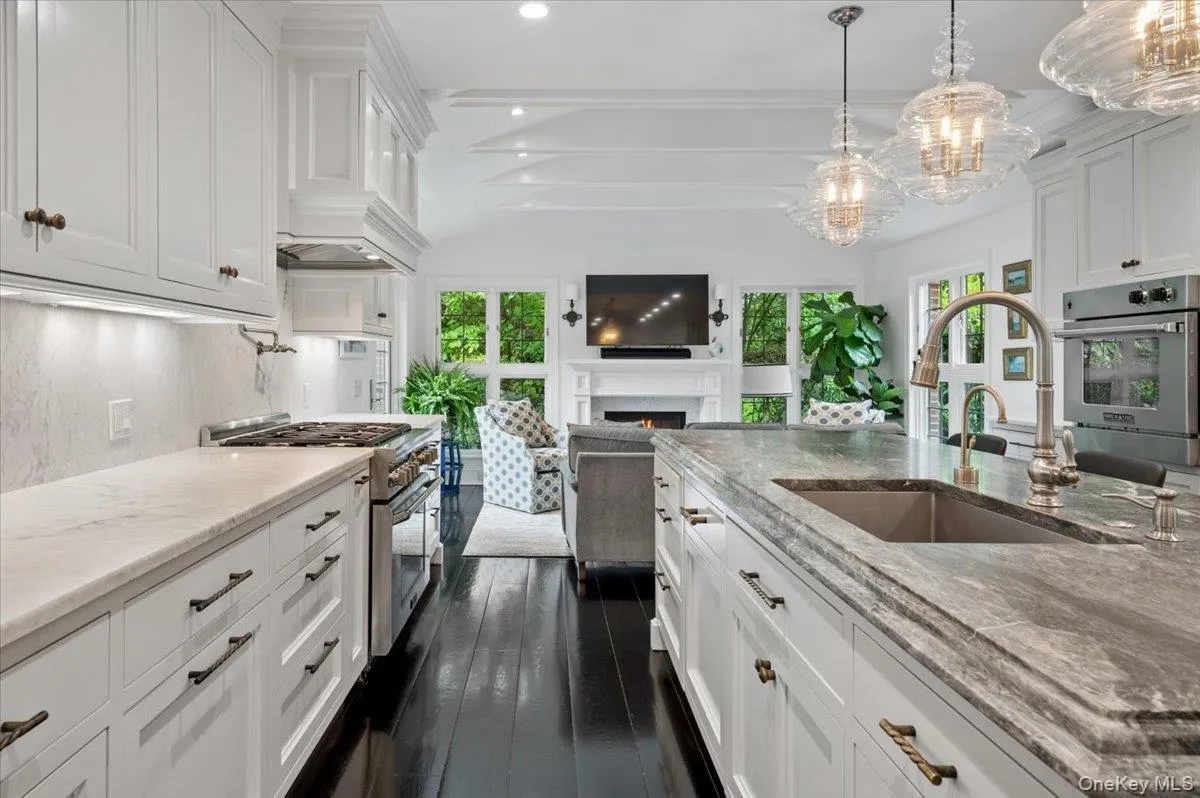 263 Corona Avenue, Pelham, NY, 6 Bedrooms Bedrooms, 12 Rooms Rooms,5 BathroomsBathrooms,Residential,For Rent,Corona,0,999933 263 Corona Avenue, Pelham, NY, 6 Bedrooms Bedrooms, 12 Rooms Rooms,5 BathroomsBathrooms,Residential,For Rent,Corona,0,999933