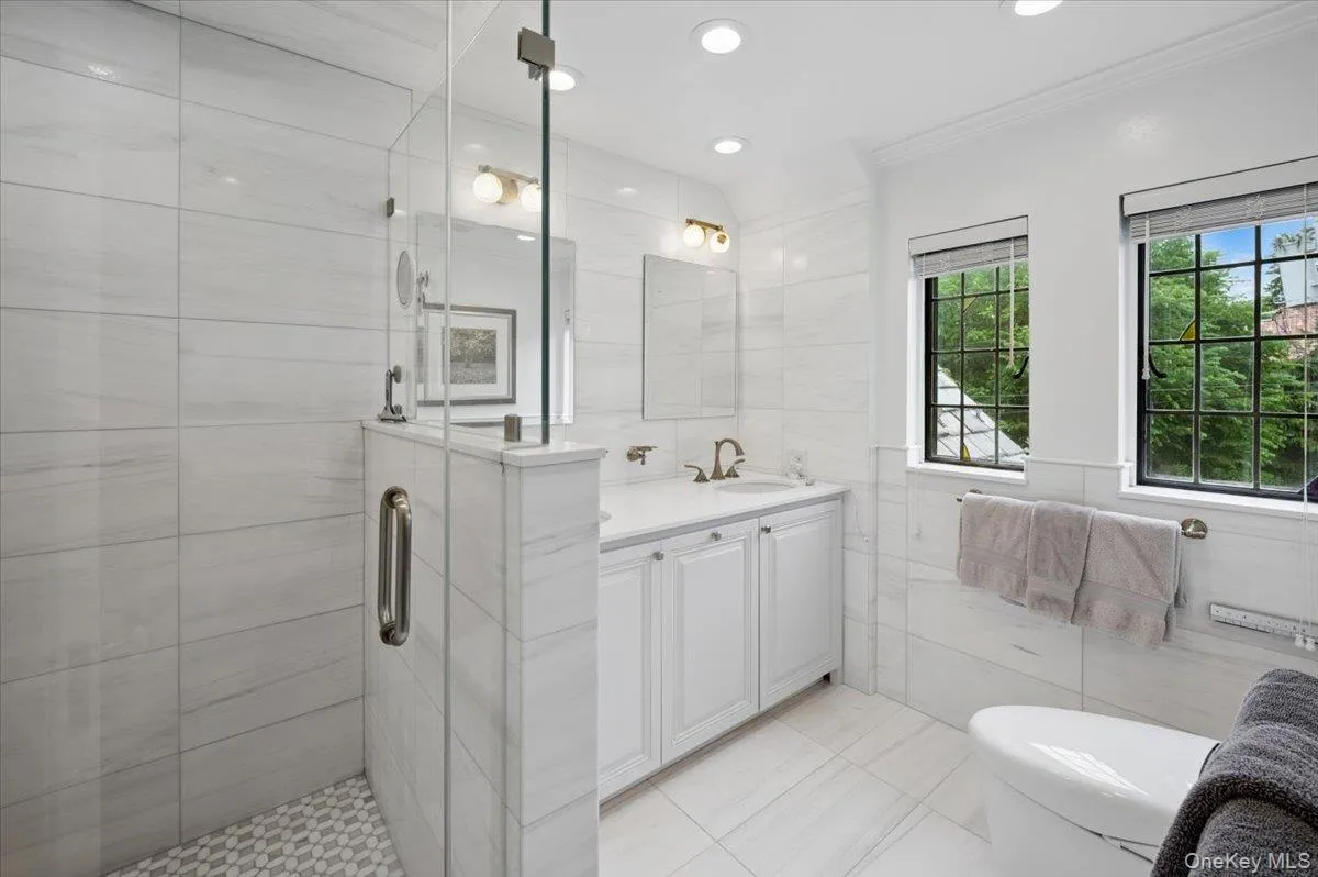263 Corona Avenue, Pelham, NY, 6 Bedrooms Bedrooms, 12 Rooms Rooms,5 BathroomsBathrooms,Residential,For Rent,Corona,0,999933 263 Corona Avenue, Pelham, NY, 6 Bedrooms Bedrooms, 12 Rooms Rooms,5 BathroomsBathrooms,Residential,For Rent,Corona,0,999933