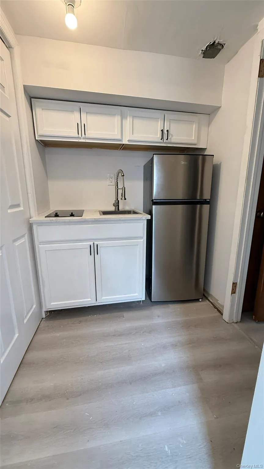 1413 Peters Boulevard, Islip, NY, 3 Bedrooms Bedrooms, 7 Rooms Rooms,2 BathroomsBathrooms,Residential,For Rent,Peters,0,999944 1413 Peters Boulevard, Islip, NY, 3 Bedrooms Bedrooms, 7 Rooms Rooms,2 BathroomsBathrooms,Residential,For Rent,Peters,0,999944