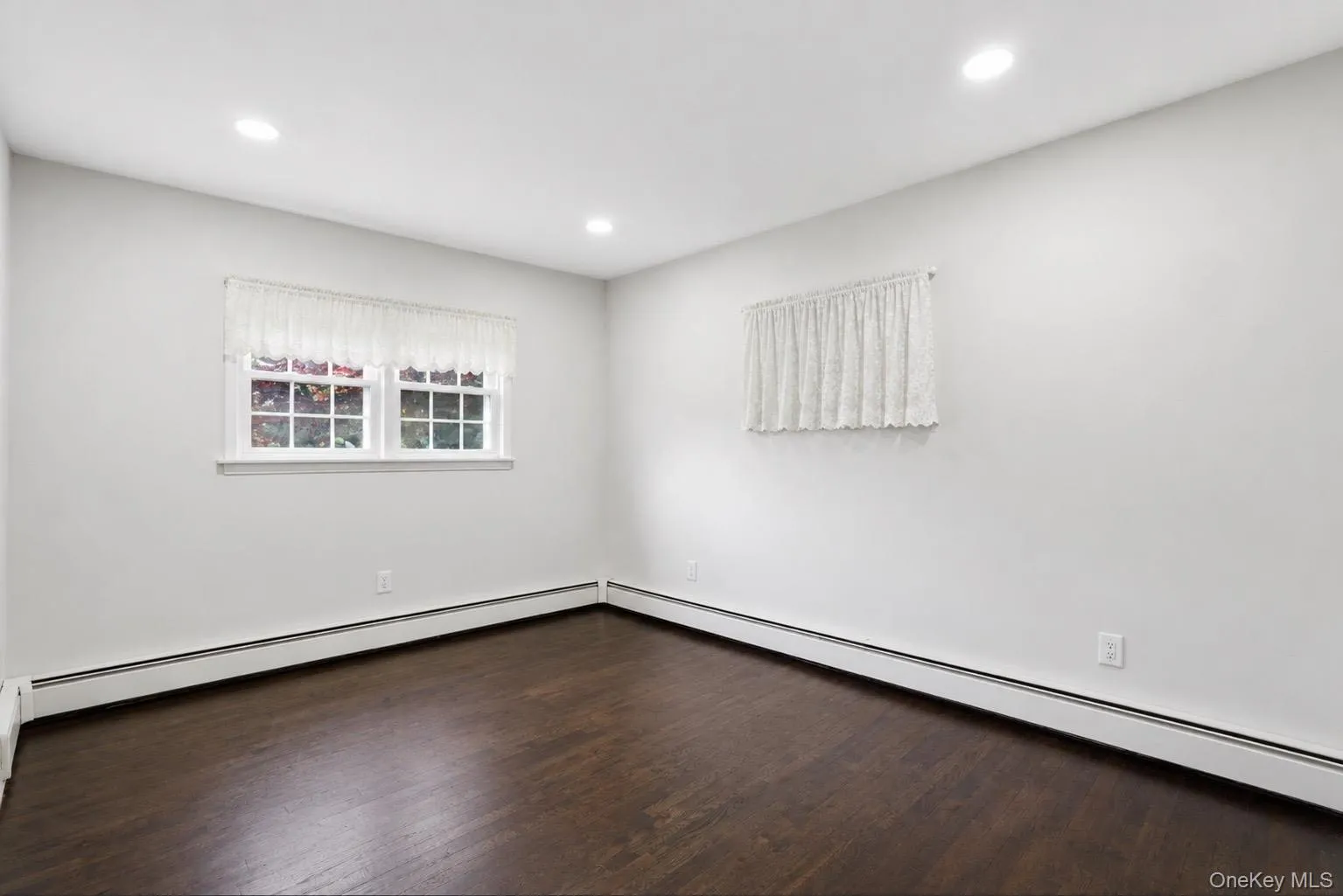 1413 Peters Boulevard, Islip, NY, 3 Bedrooms Bedrooms, 7 Rooms Rooms,2 BathroomsBathrooms,Residential,For Rent,Peters,0,999944 1413 Peters Boulevard, Islip, NY, 3 Bedrooms Bedrooms, 7 Rooms Rooms,2 BathroomsBathrooms,Residential,For Rent,Peters,0,999944