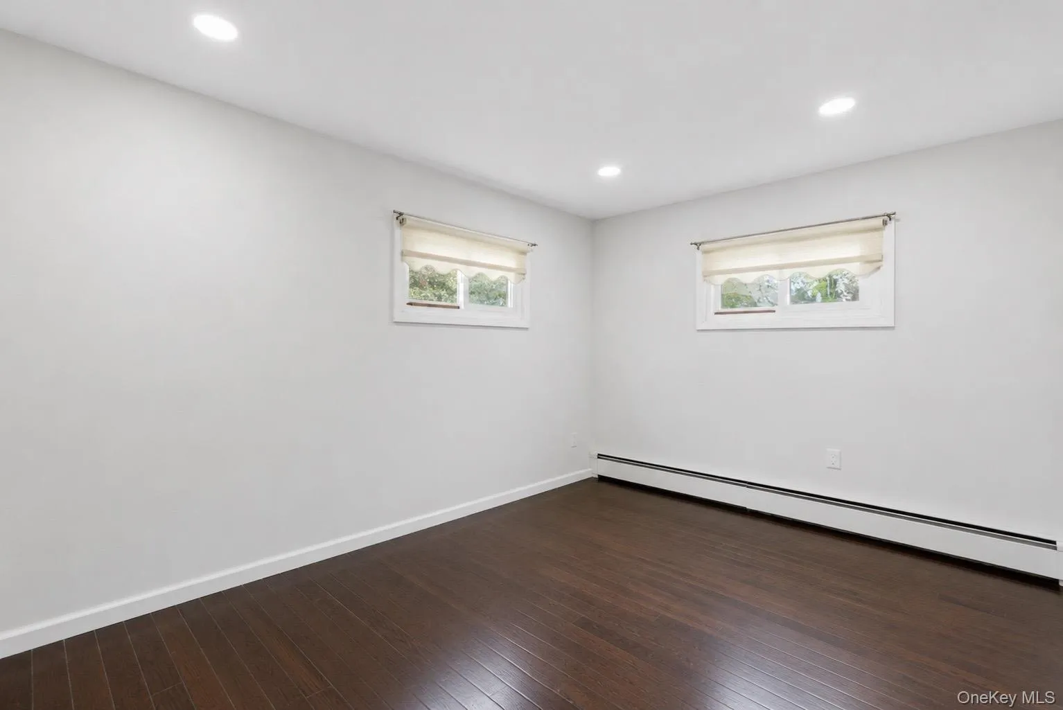 1413 Peters Boulevard, Islip, NY, 3 Bedrooms Bedrooms, 7 Rooms Rooms,2 BathroomsBathrooms,Residential,For Rent,Peters,0,999944 1413 Peters Boulevard, Islip, NY, 3 Bedrooms Bedrooms, 7 Rooms Rooms,2 BathroomsBathrooms,Residential,For Rent,Peters,0,999944