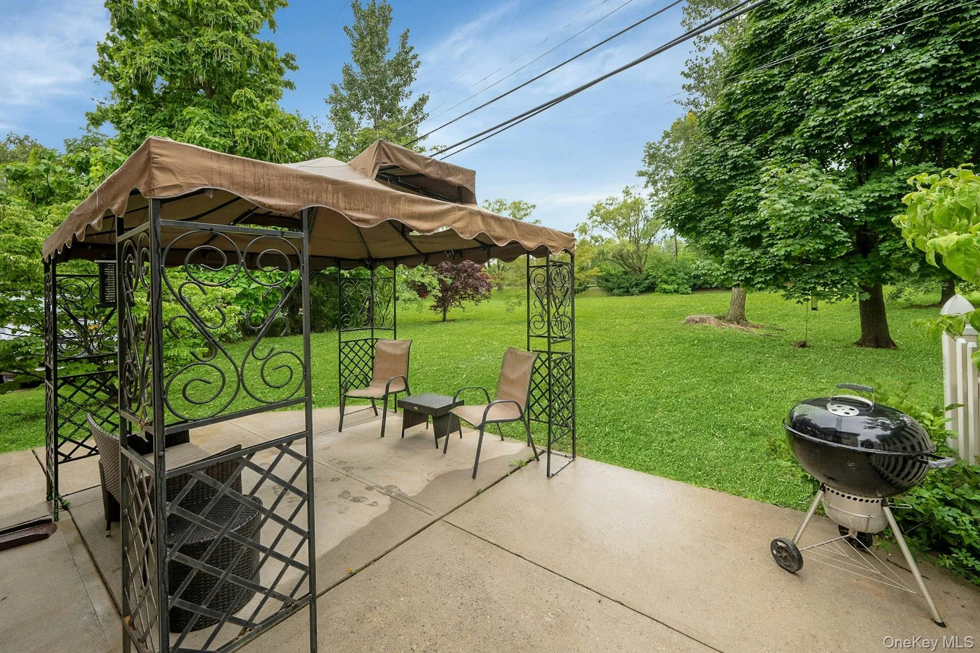 Yard to enjoy BBQs Yard to enjoy BBQs