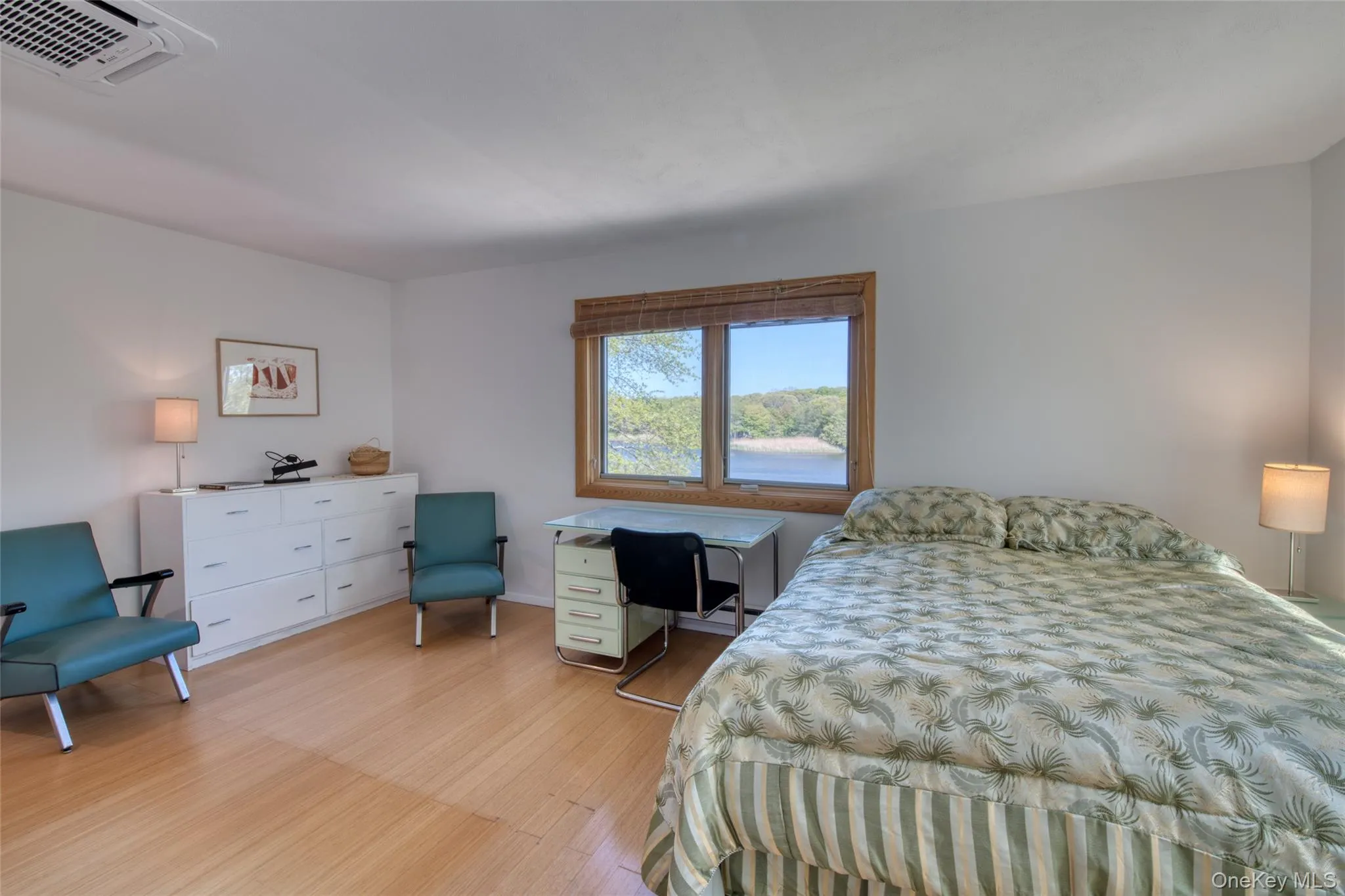2nd floor ensuite guest bedroom with water view 2nd floor ensuite guest bedroom with water view