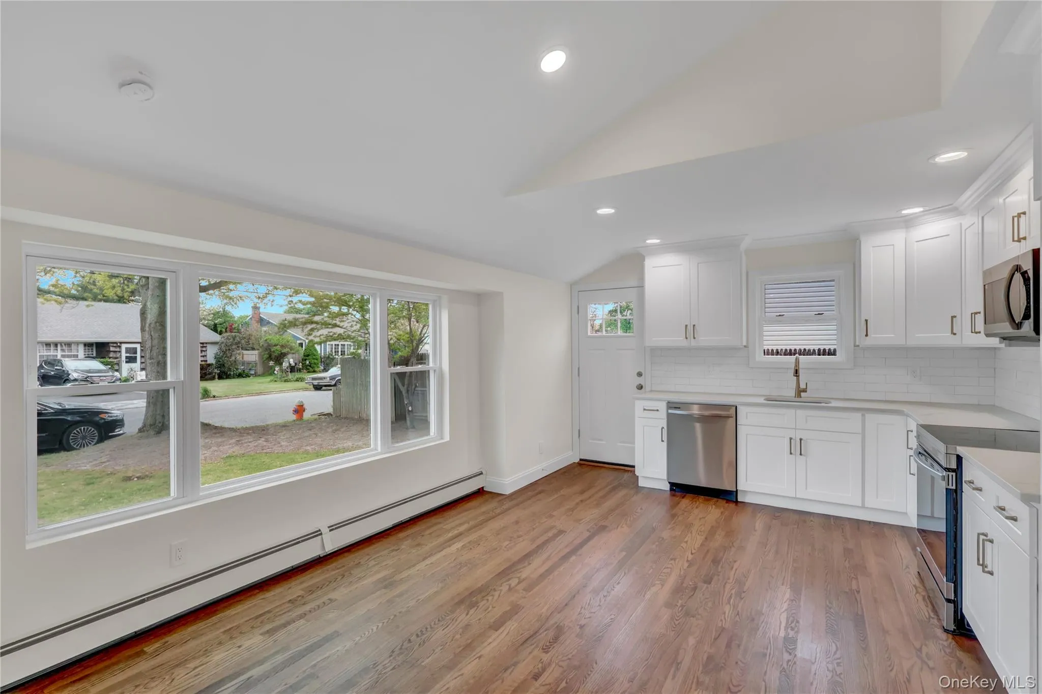 15 Glenwood Lane, Huntington, NY, 3 Bedrooms Bedrooms, 6 Rooms Rooms,2 BathroomsBathrooms,Residential,For Rent,Glenwood,0,999958 15 Glenwood Lane, Huntington, NY, 3 Bedrooms Bedrooms, 6 Rooms Rooms,2 BathroomsBathrooms,Residential,For Rent,Glenwood,0,999958